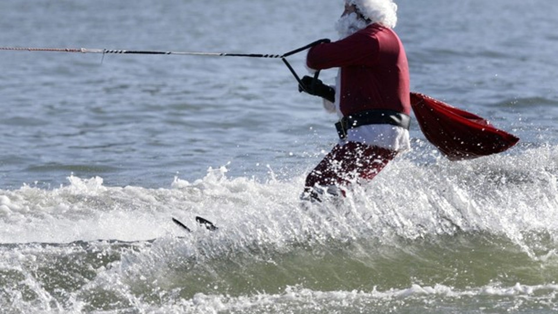 Santas_Around_World4