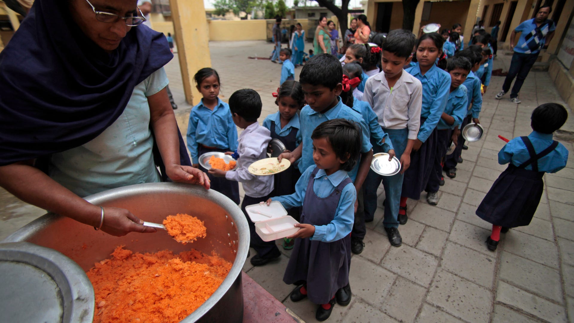 School_Lunch_World__17_