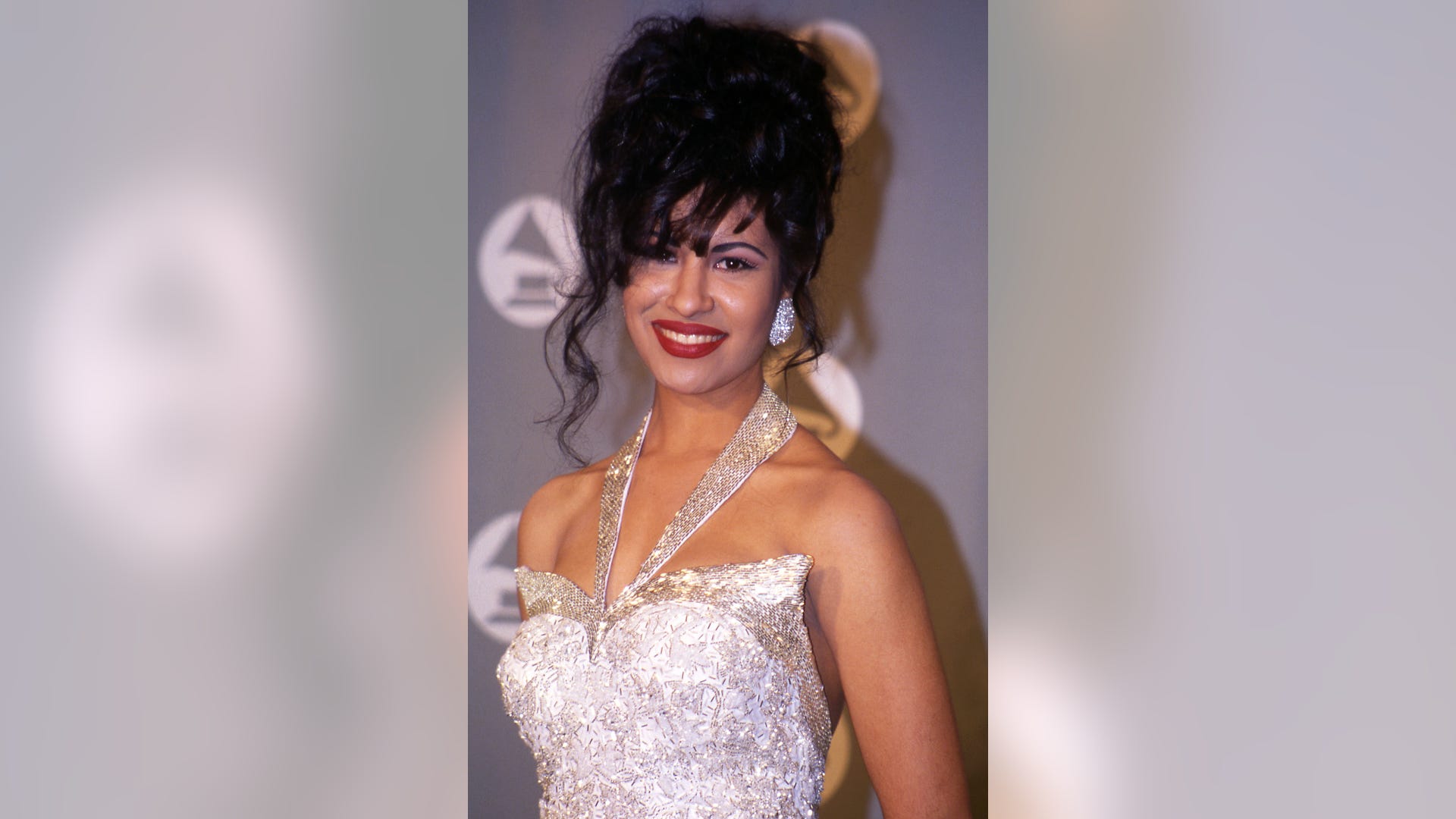 Fans remember Selena