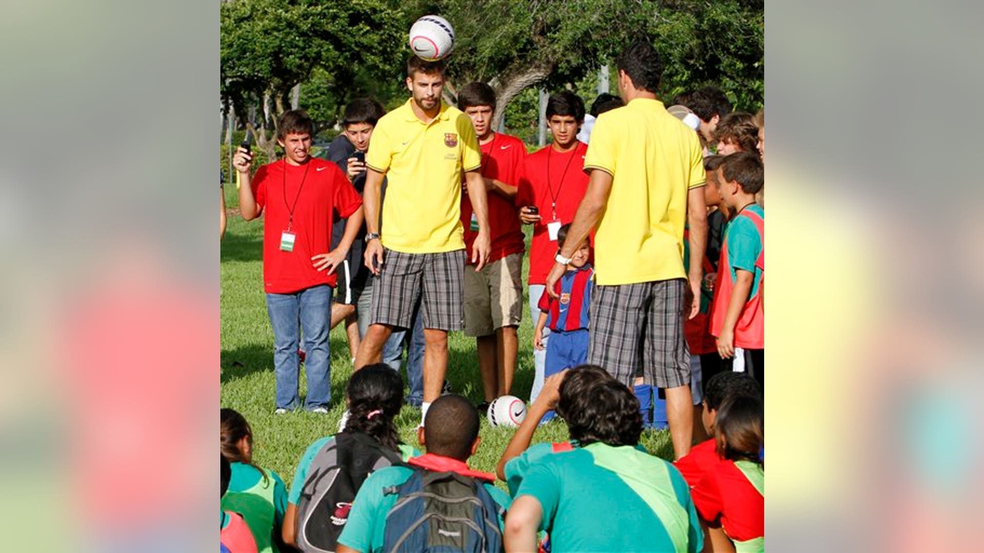 Shakira_pique_soccer