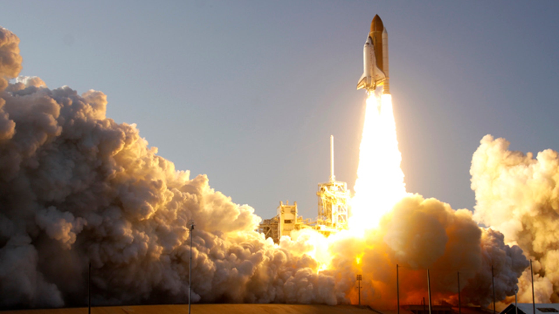 Shuttle_Discovery_Final_Blast_Off_1