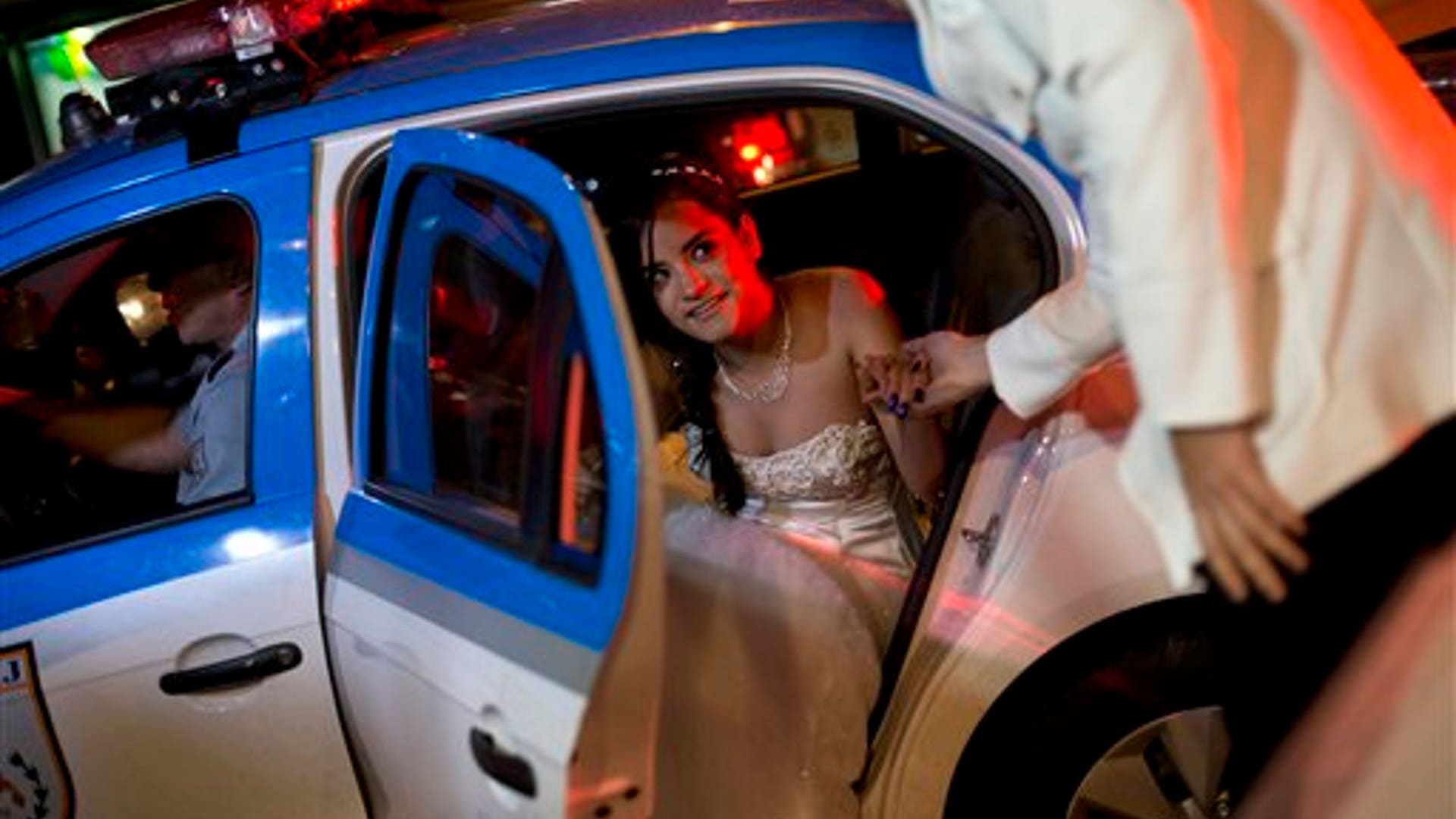 Slum_Debutante_Ball__1_