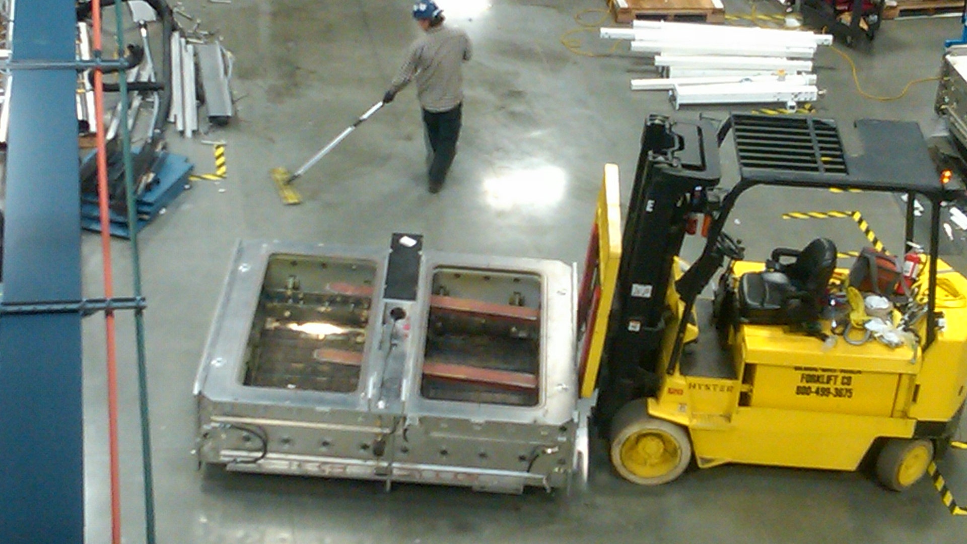 Solyndra_empty_for_auction_7