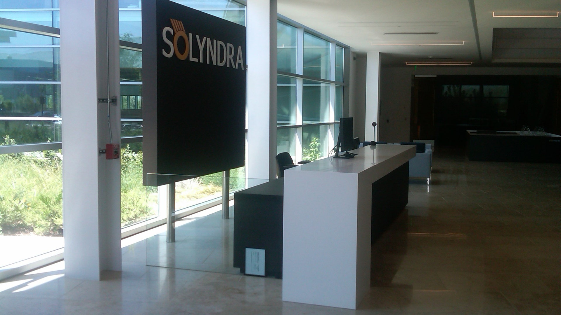 Solyndra_empty_for_auction