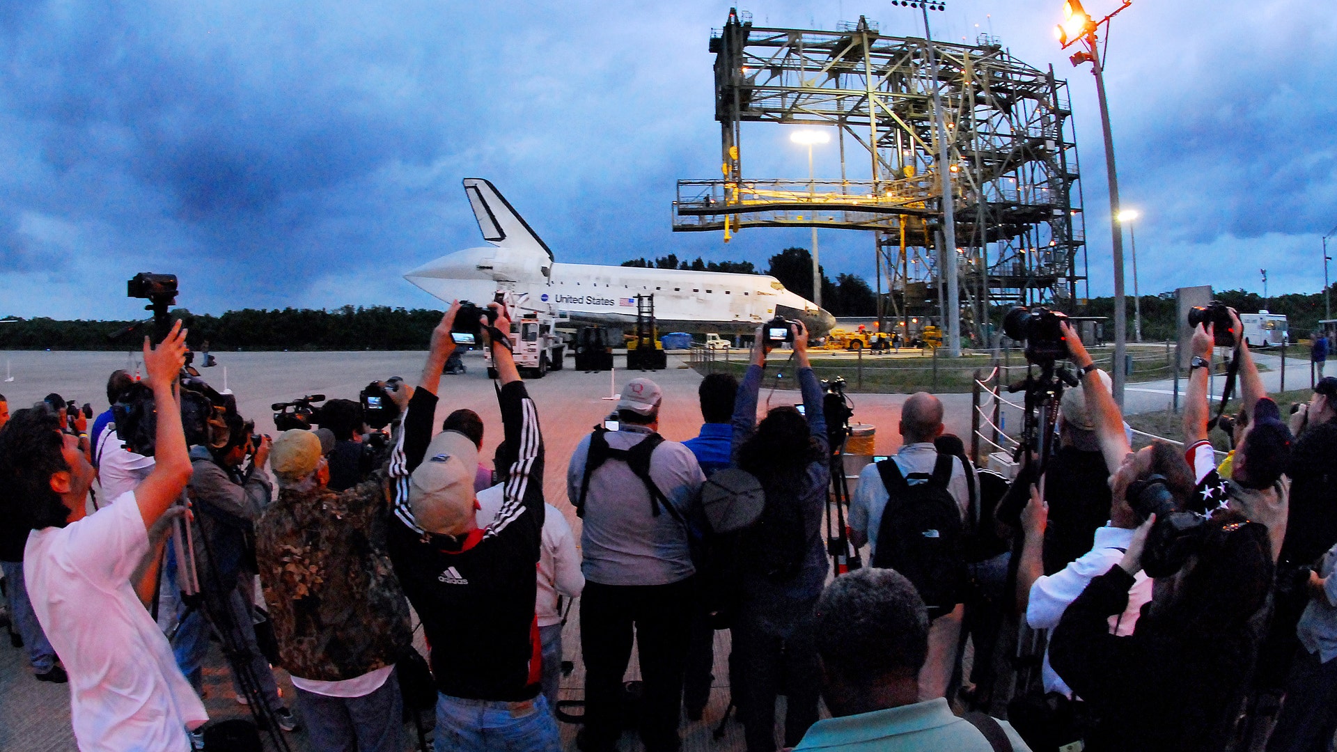Space_Shuttle_Discovery_transport_4