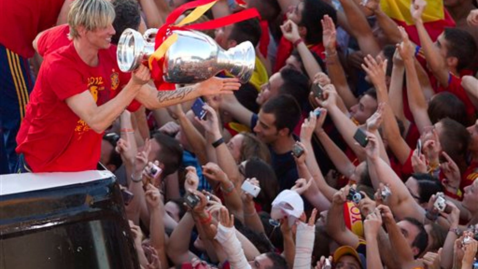 Spain_Euro_celebration_13