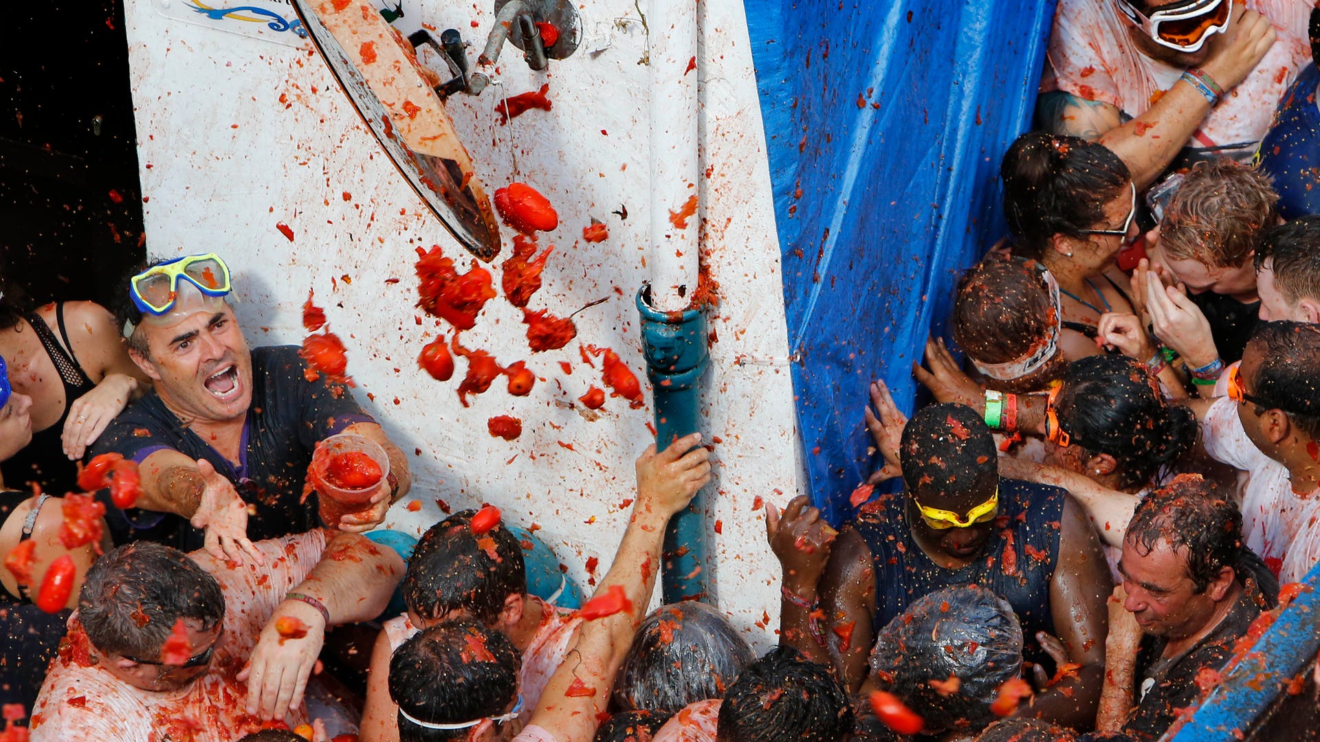 Spain_Tomatina_Fiesta_Vros__2_