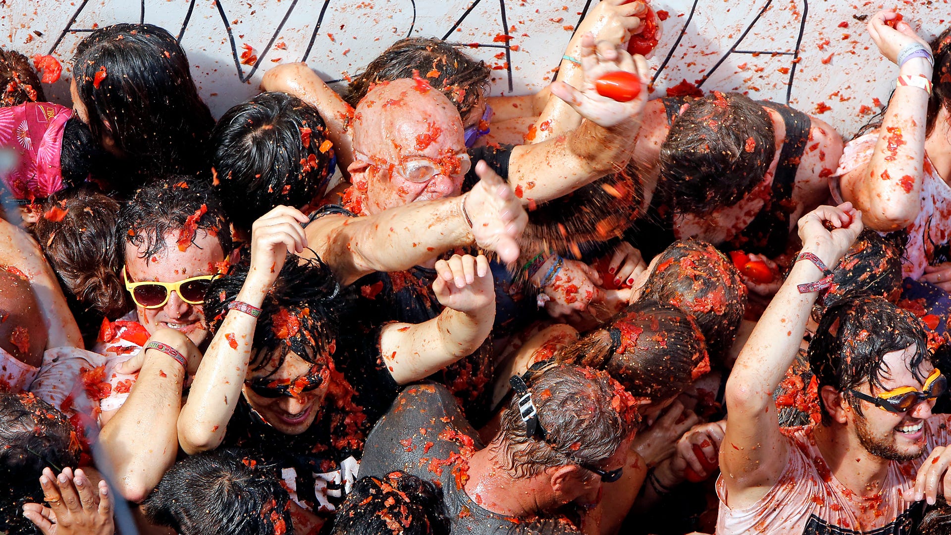 Spain_Tomatina_Fiesta_Vros