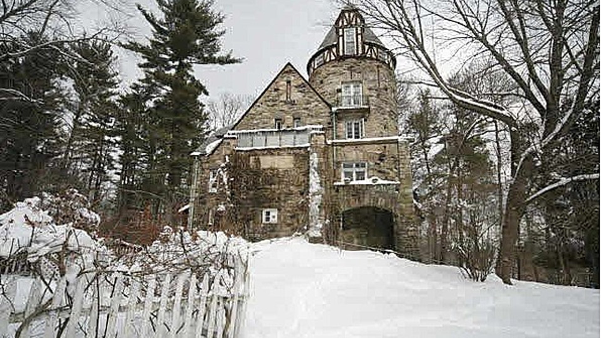 Stamford_front_exterior