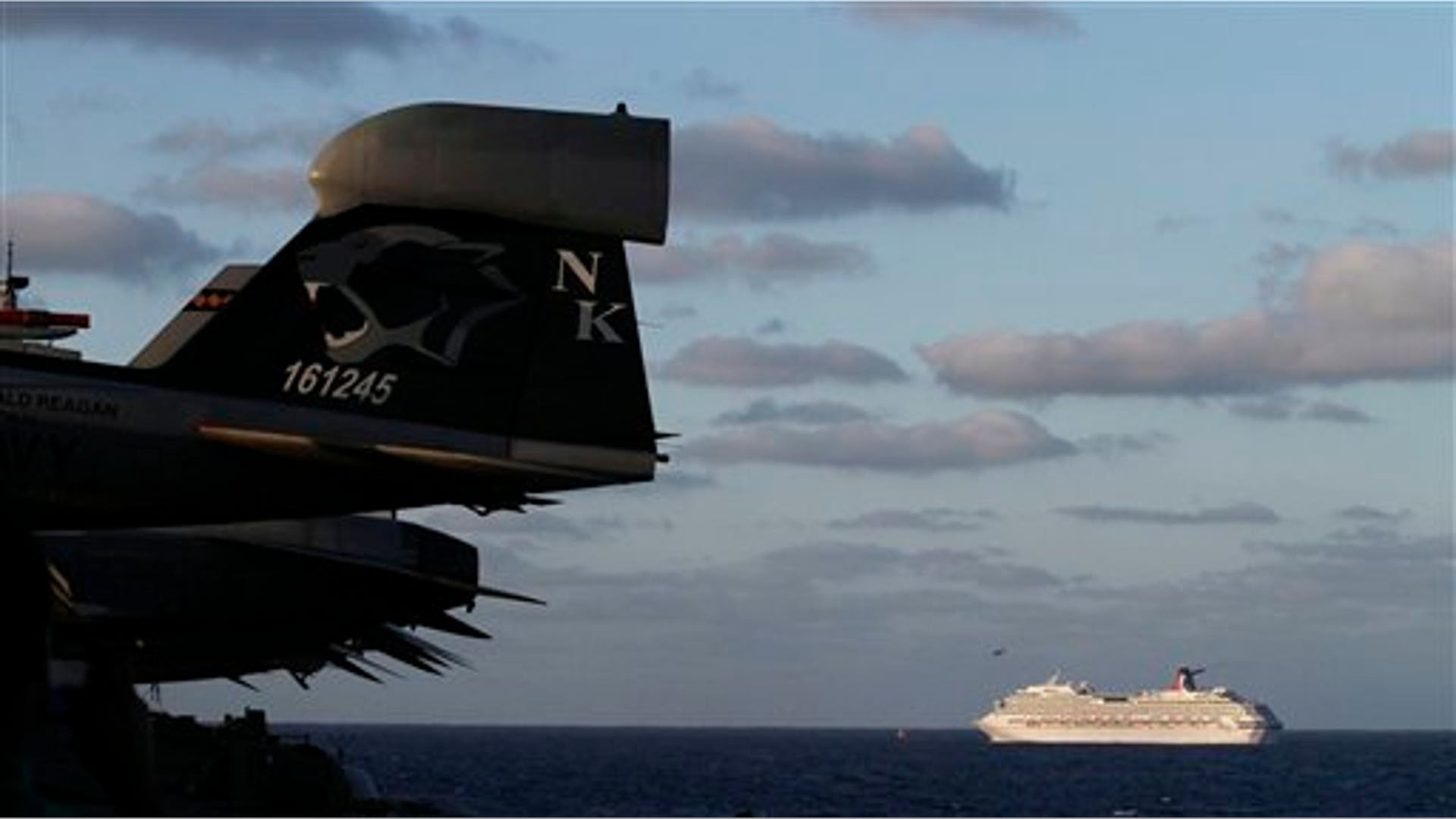 Stranded_Cruise_Ship__3_