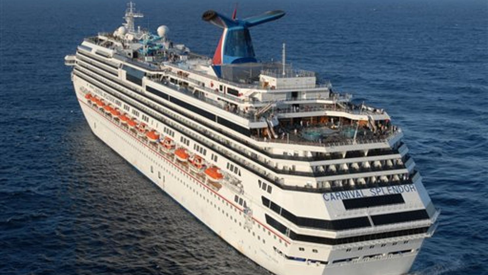 Stranded_Cruise_Ship__4_