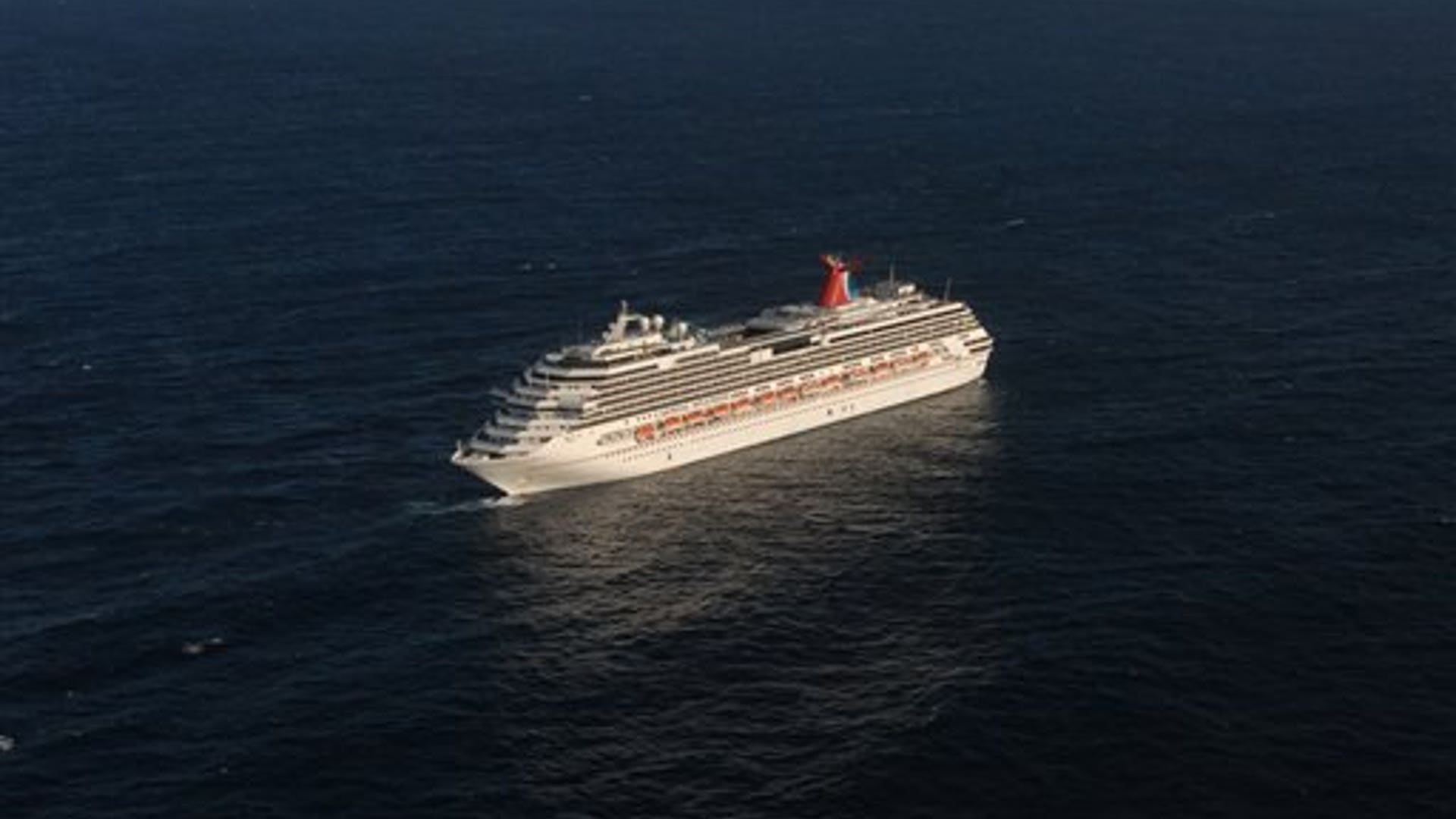 Stranded_Cruise_Ship__7_