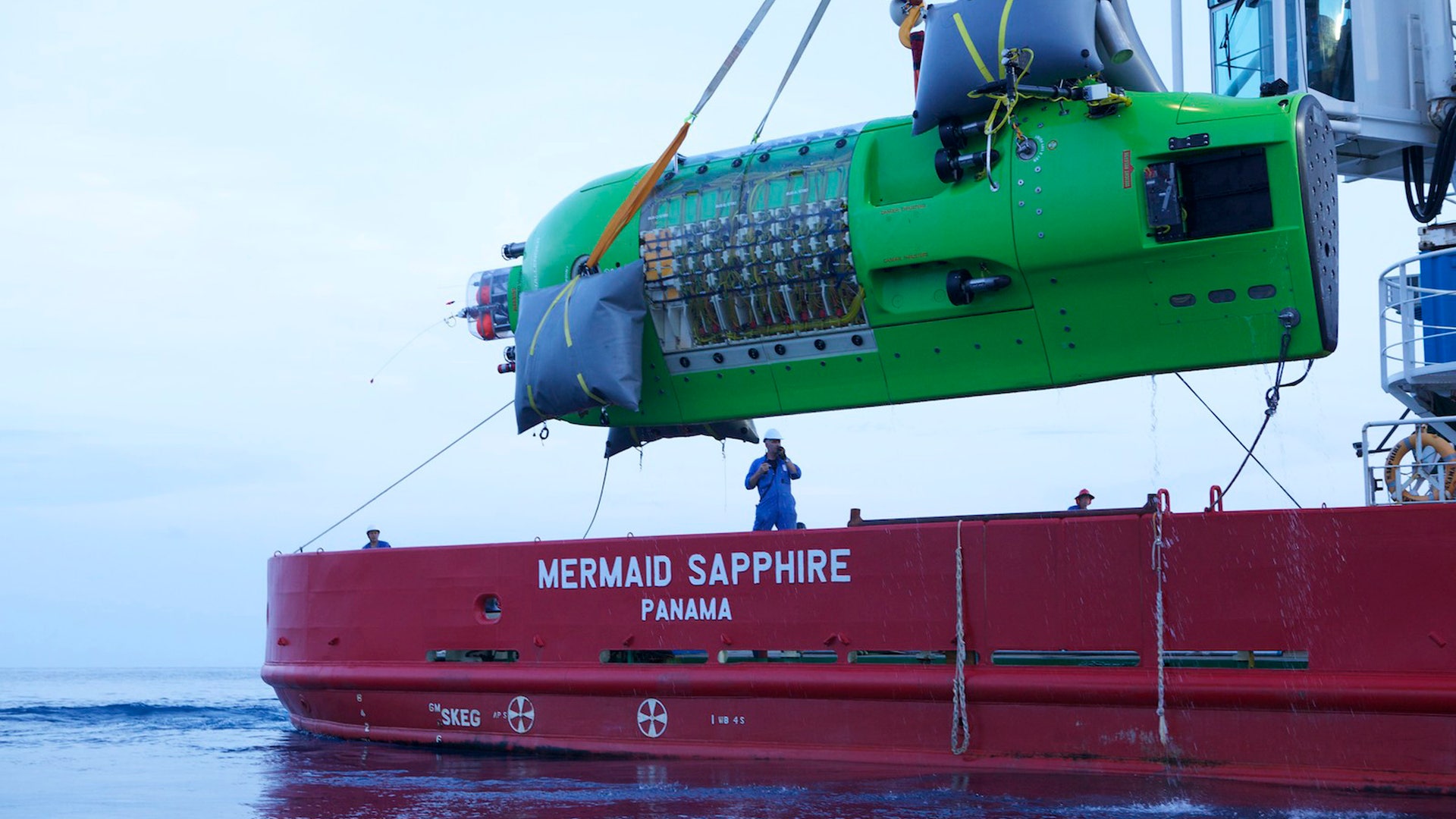 Sub_before_entering_water