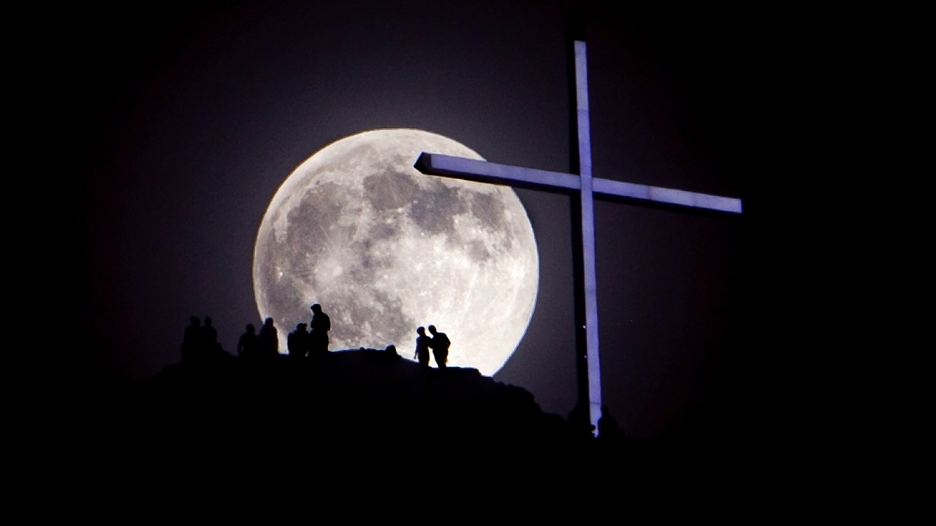 Supermoon_2013_cross