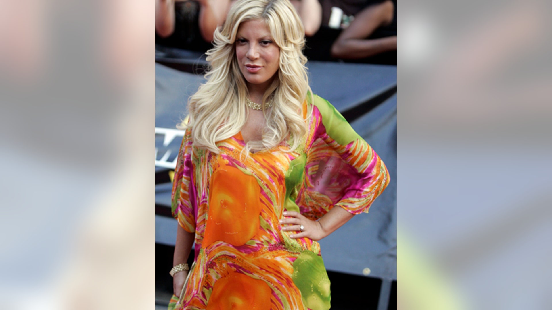 Tori_Spelling2