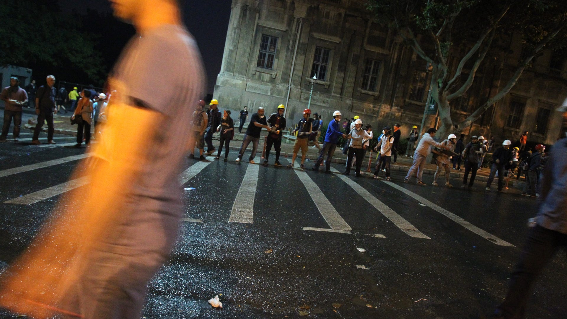 Turkey_Protests_Angu__6_