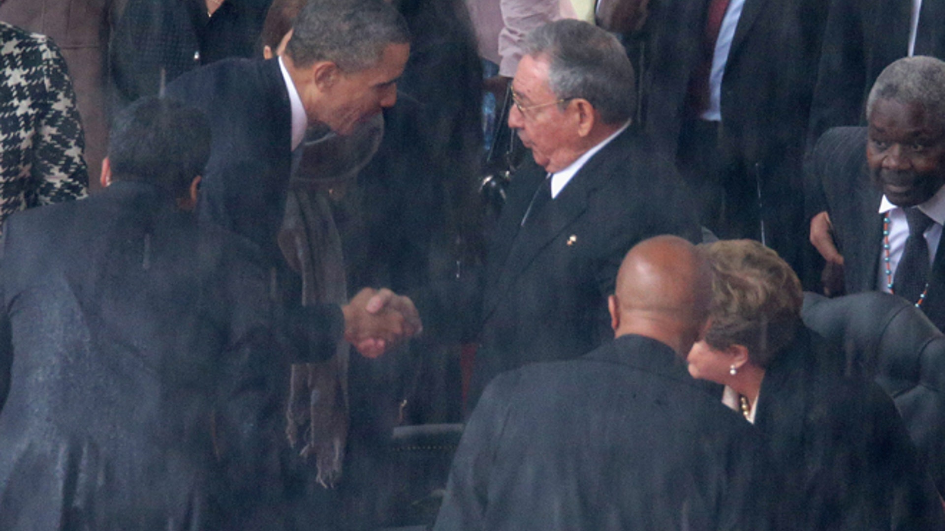 US_Cuba_20_the_handshake