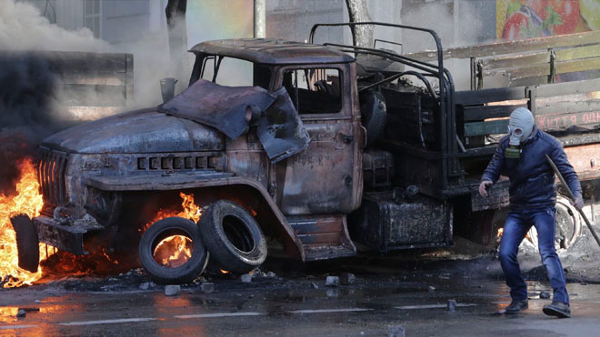 Police storm Ukraine protest camp