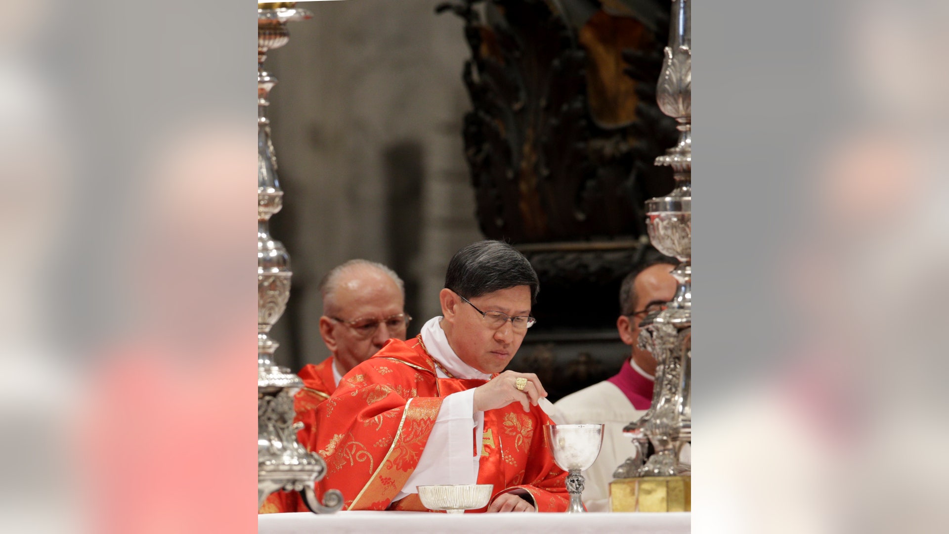 Vatican_Pope_Hein_8_