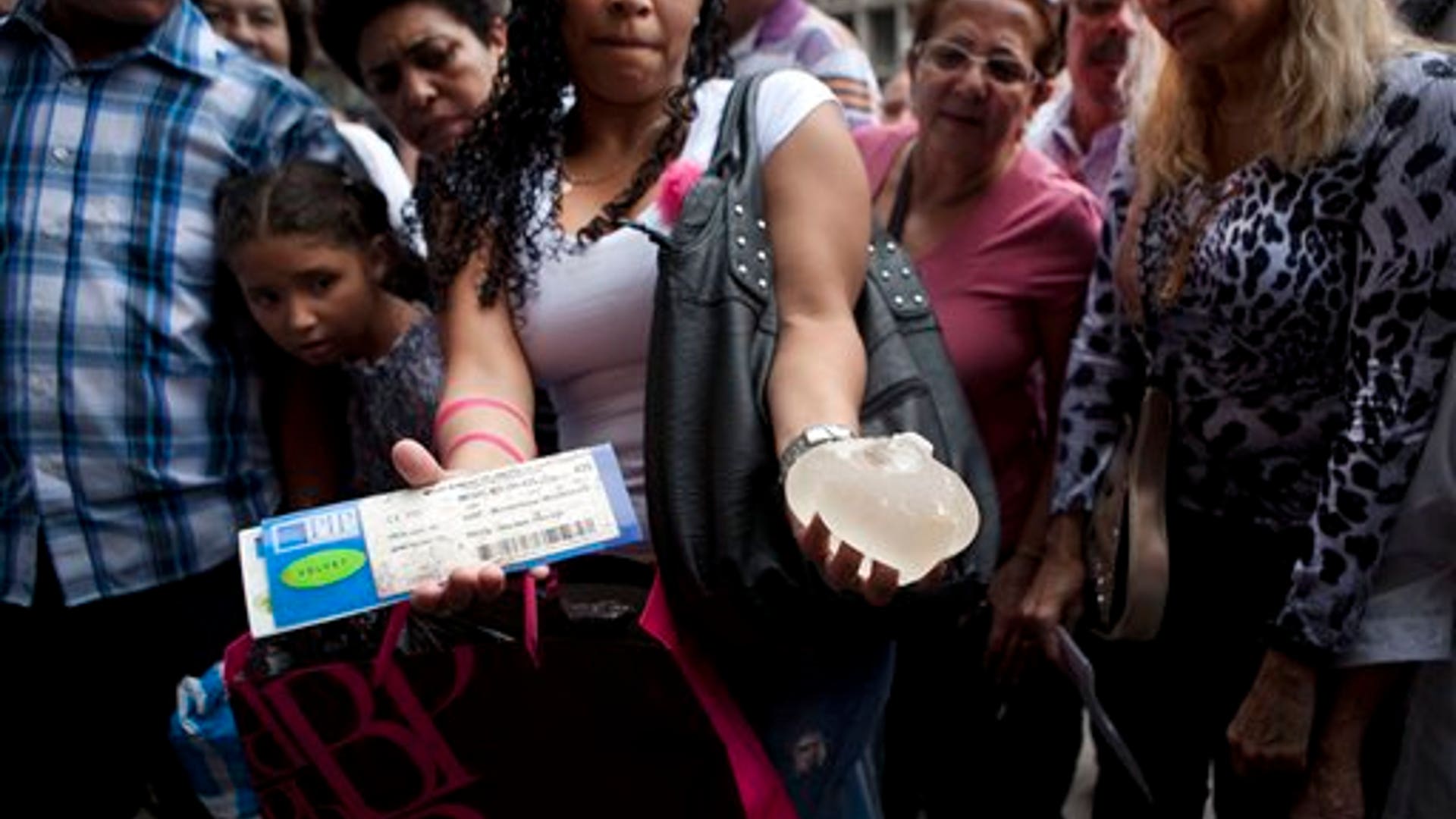 Venezuela_Breast_Implants_8