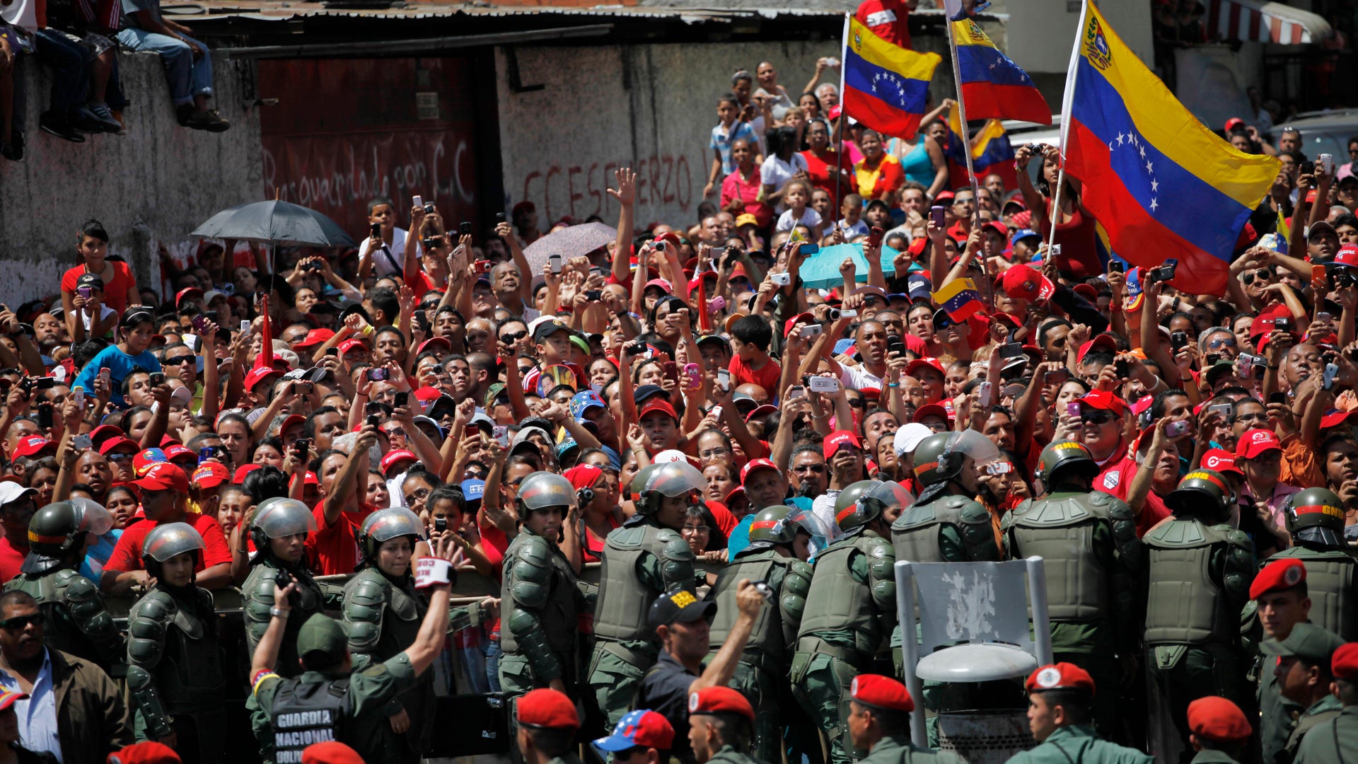 Venezuela_Chavez_Carr_17_