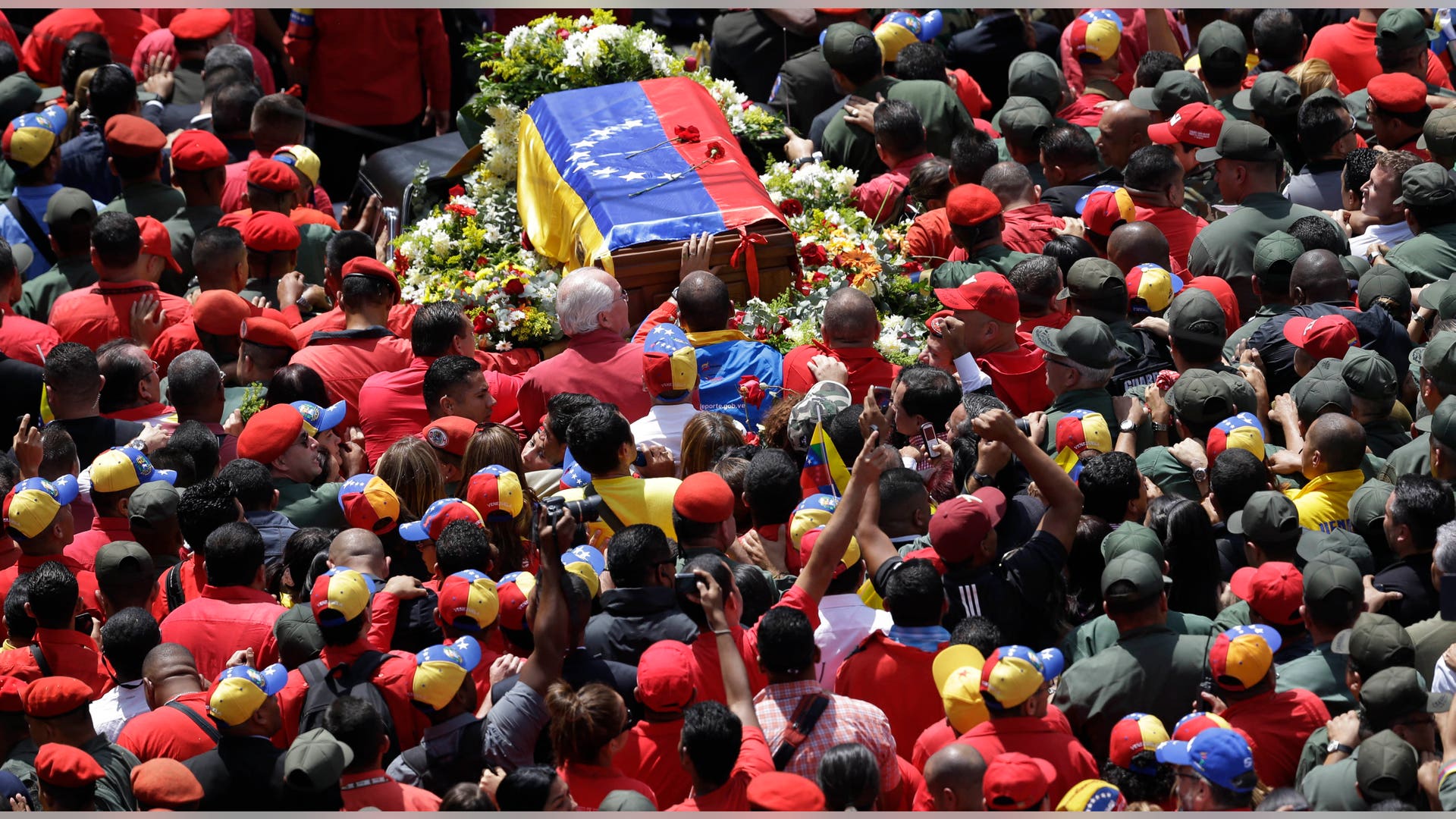 Venezuela_Chavez_Carr_25_