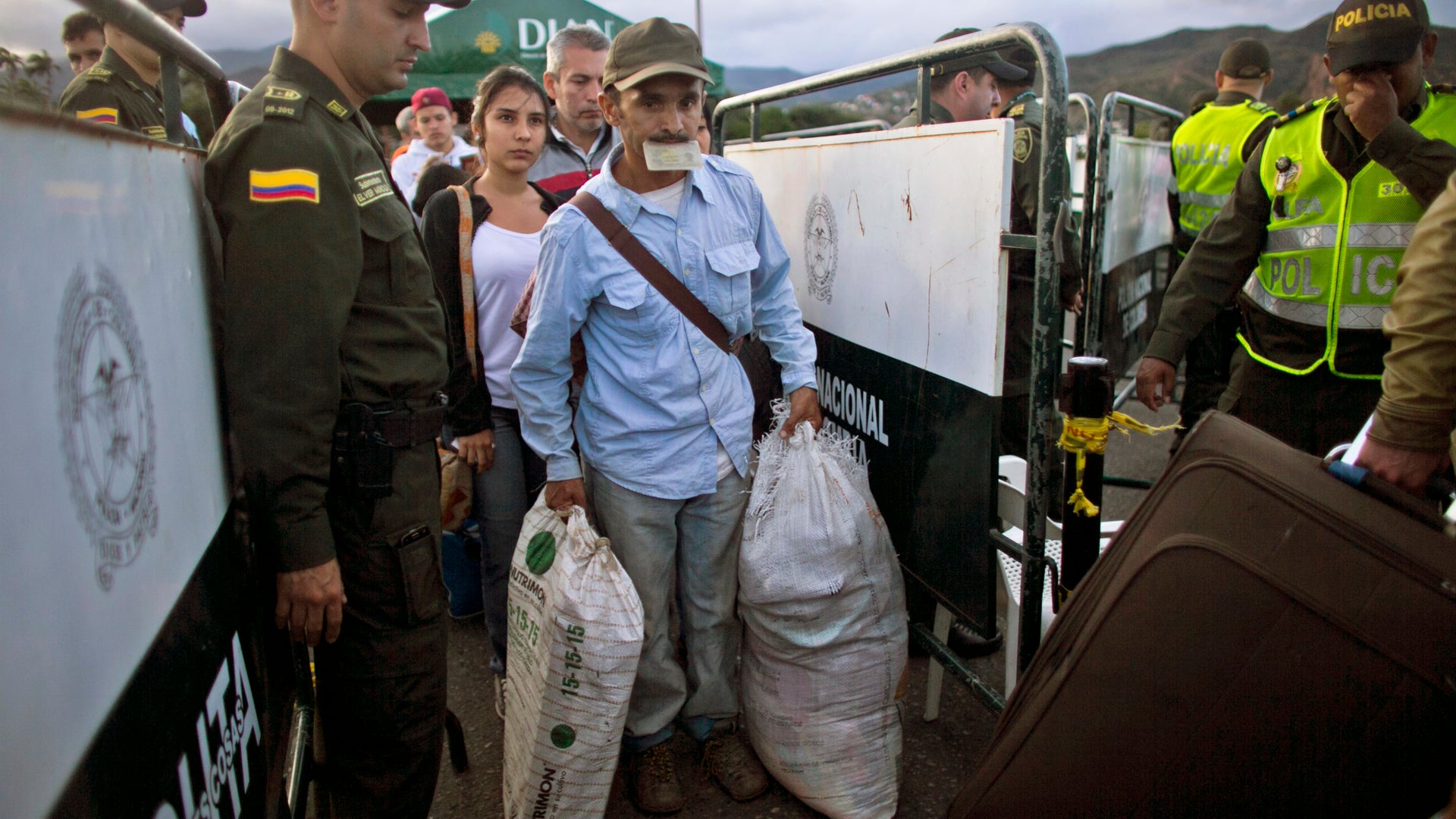 Venezuela_Colombia_Bo_Vros__8_