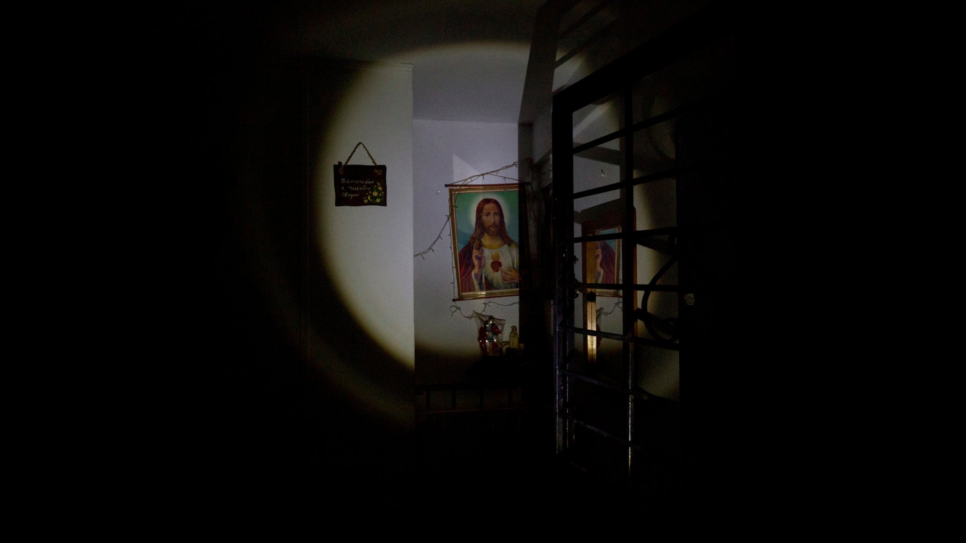 Venezuela_Fades_Black__4_