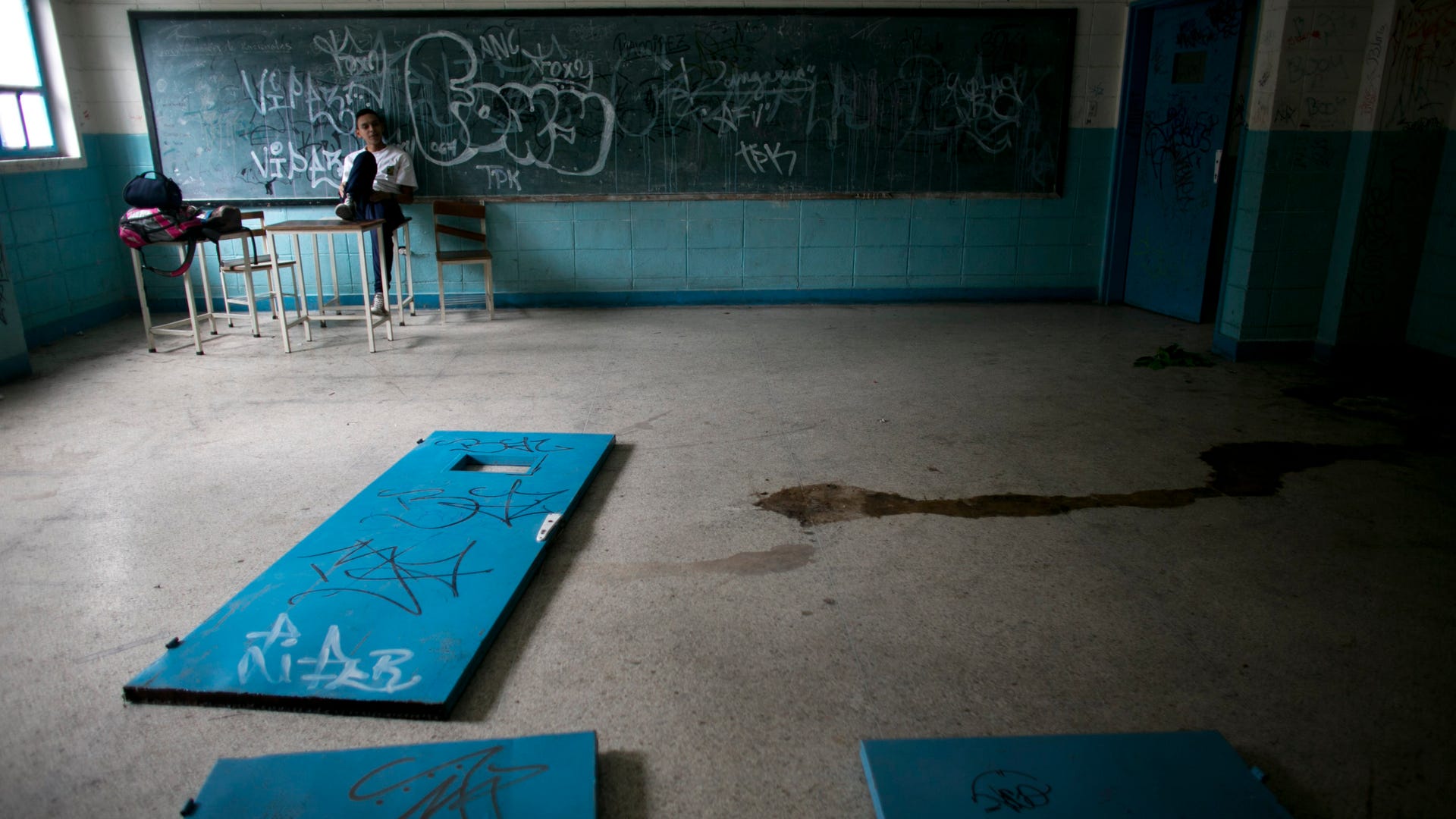 Venezuela_Failing_Schools__3_