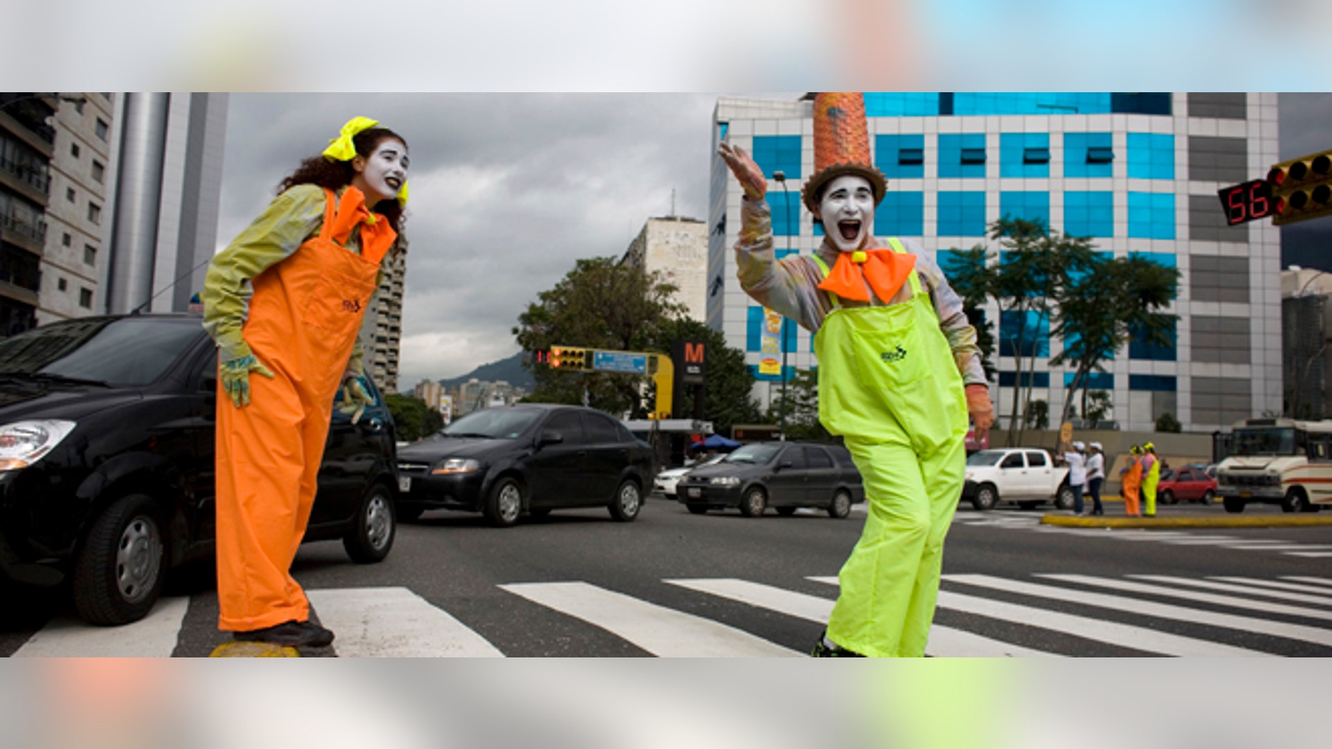 Venezuela_Mimes_1