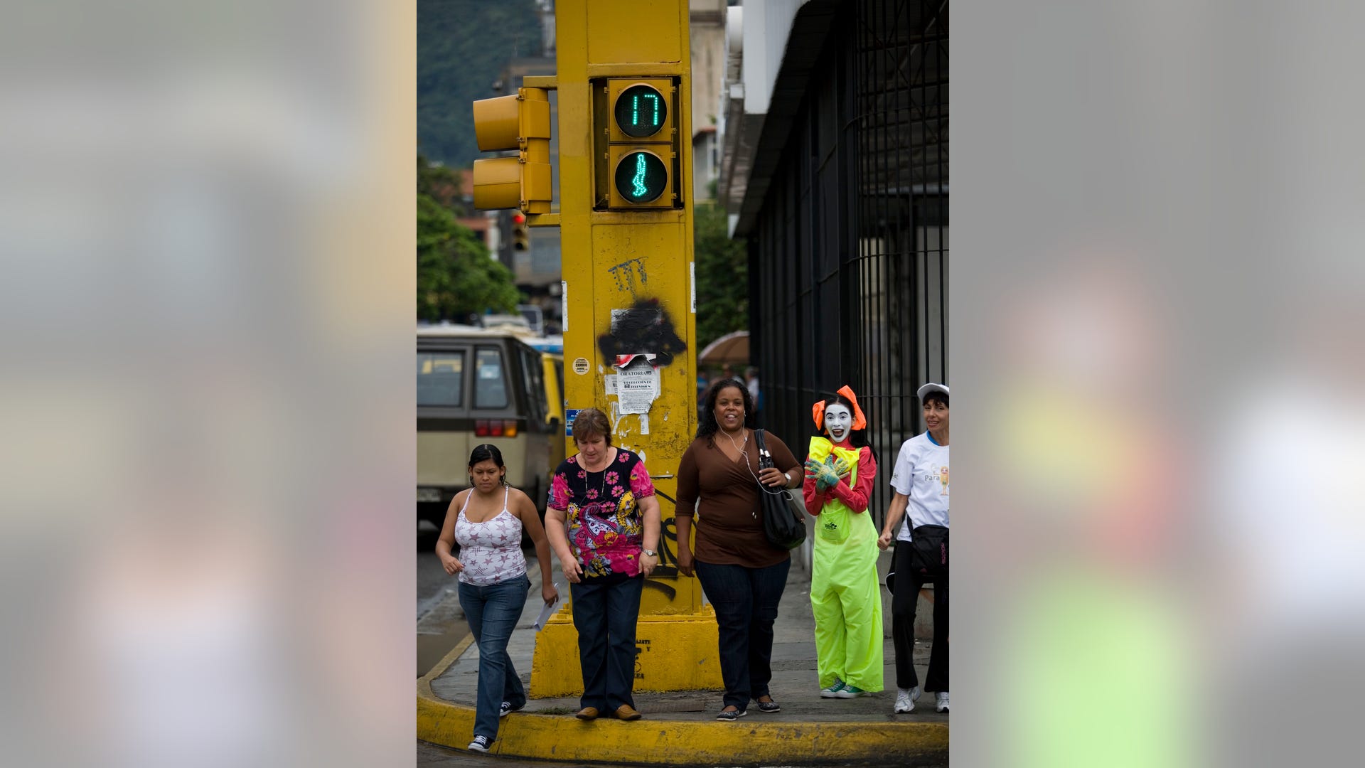 Venezuela_Mimes_6