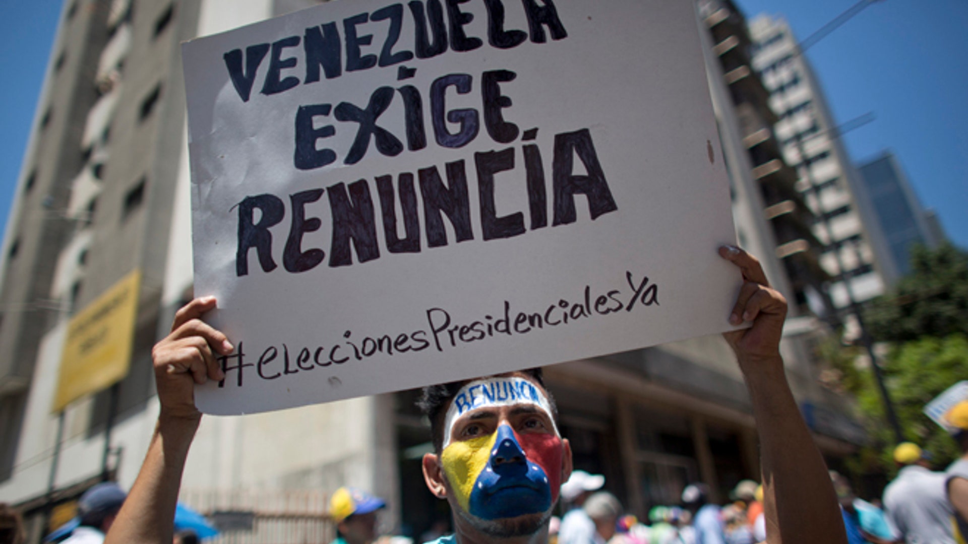 Venezuela_dueling_marches__4_