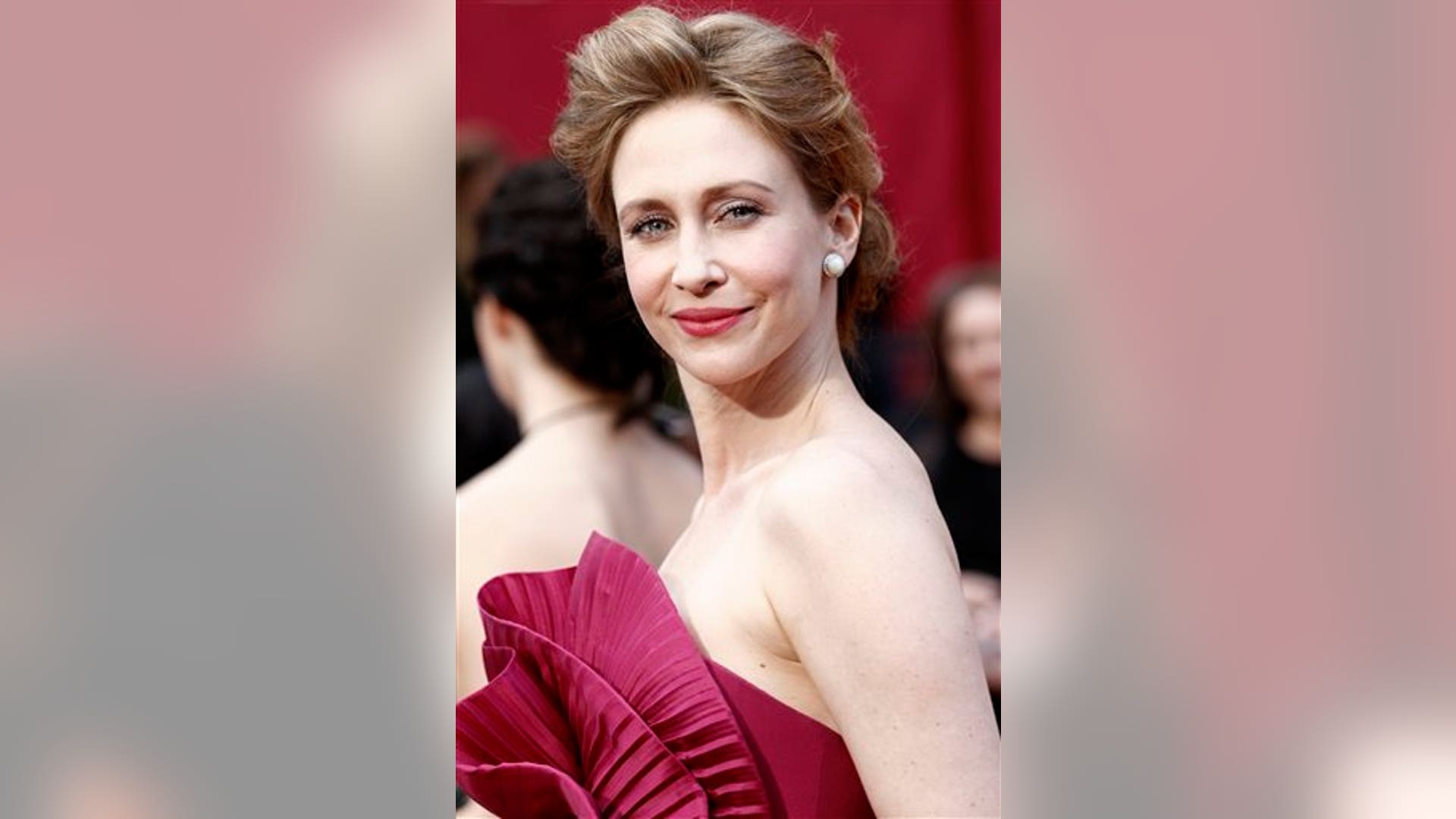 Vera_Farmiga_akjdpoa