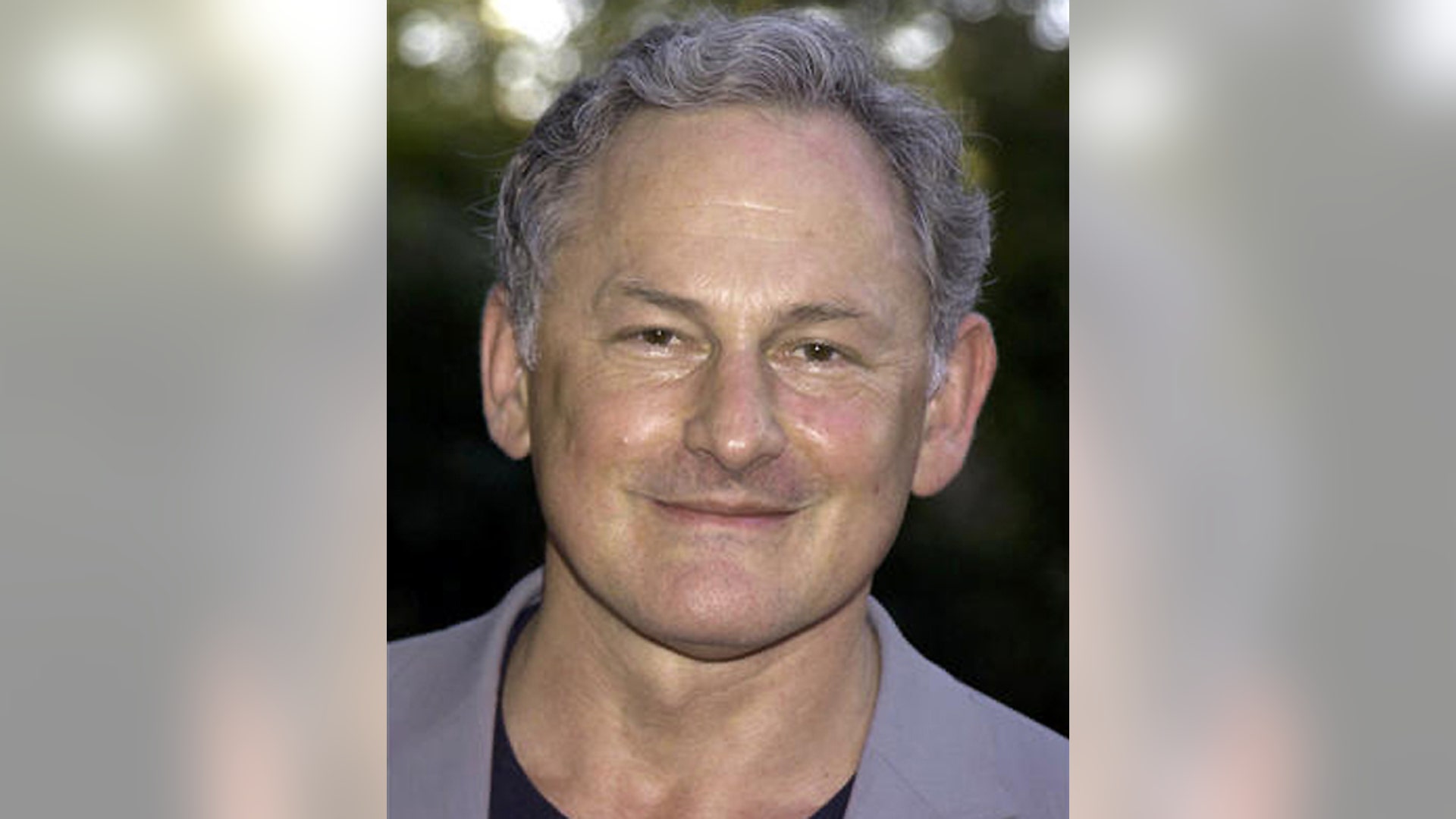 Victor_Garber