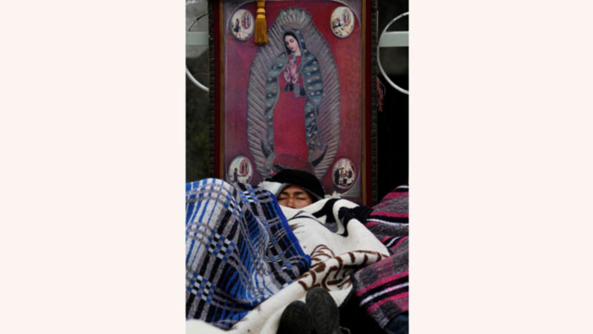 Virgin_of_Guadalupe_pilgrims_5