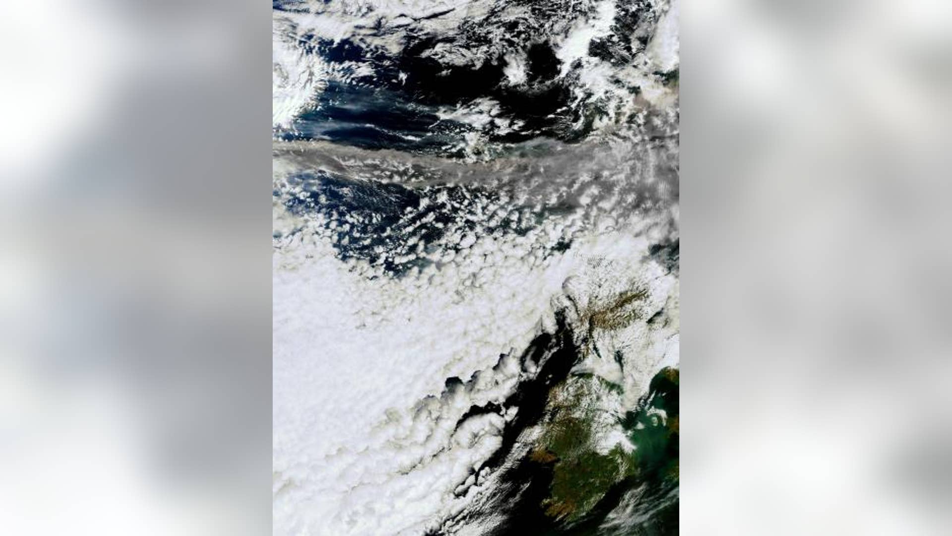Volcanic_Ash_Seen_by_Satellite_2