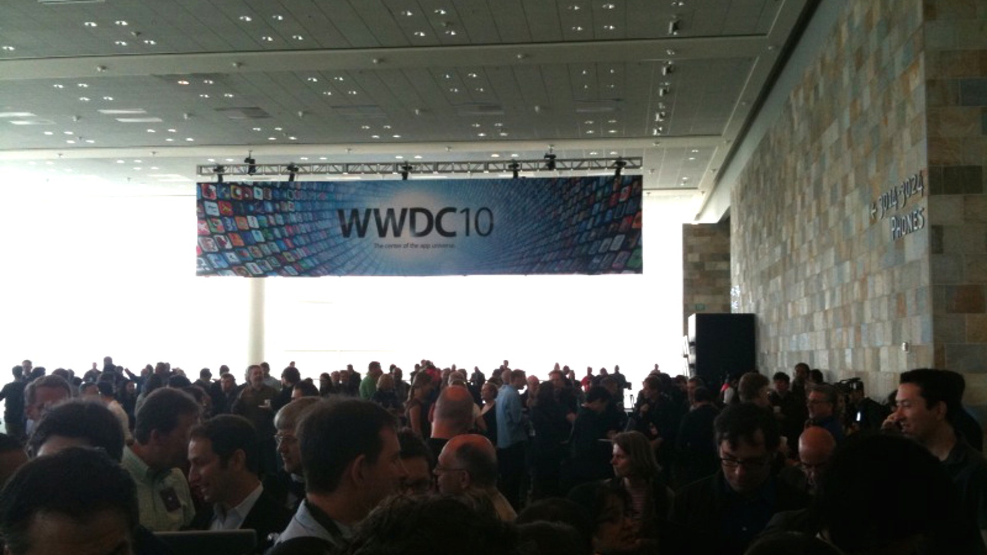 Bloggers and Journalists En Masse