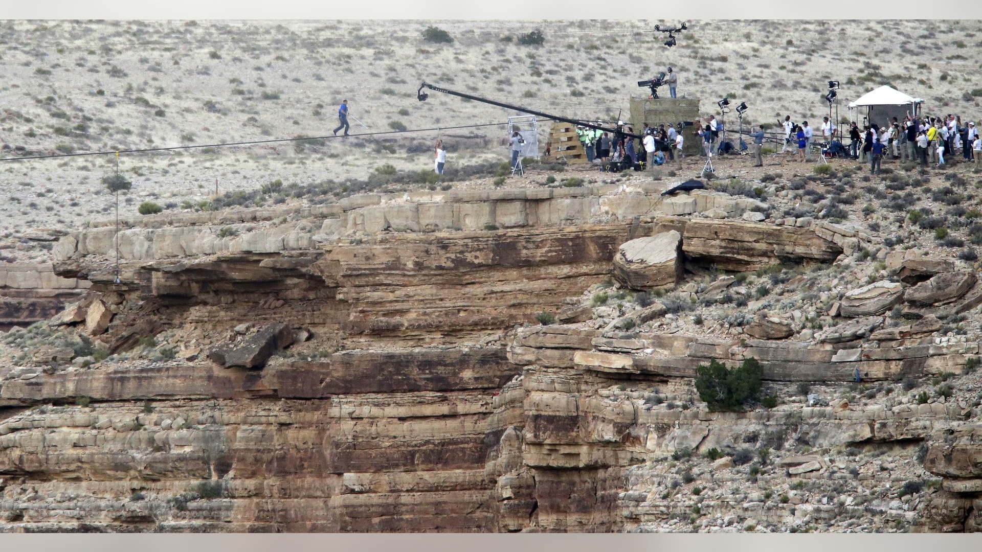 Wallenda_Grand_Canyon__erika_garcia_foxnewslatino_com_19