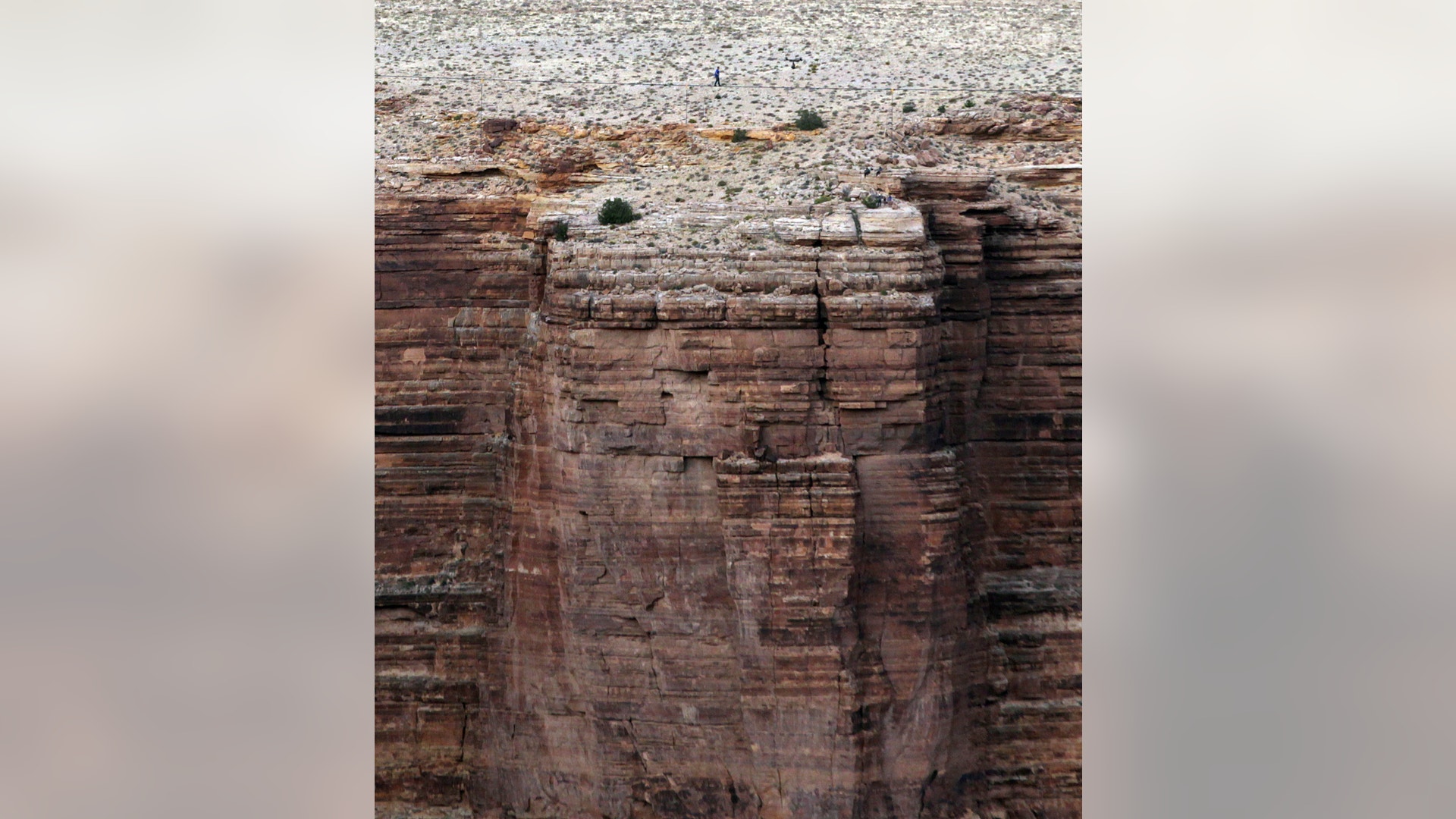 Wallenda_Grand_Canyon__erika_garcia_foxnewslatino_com_5