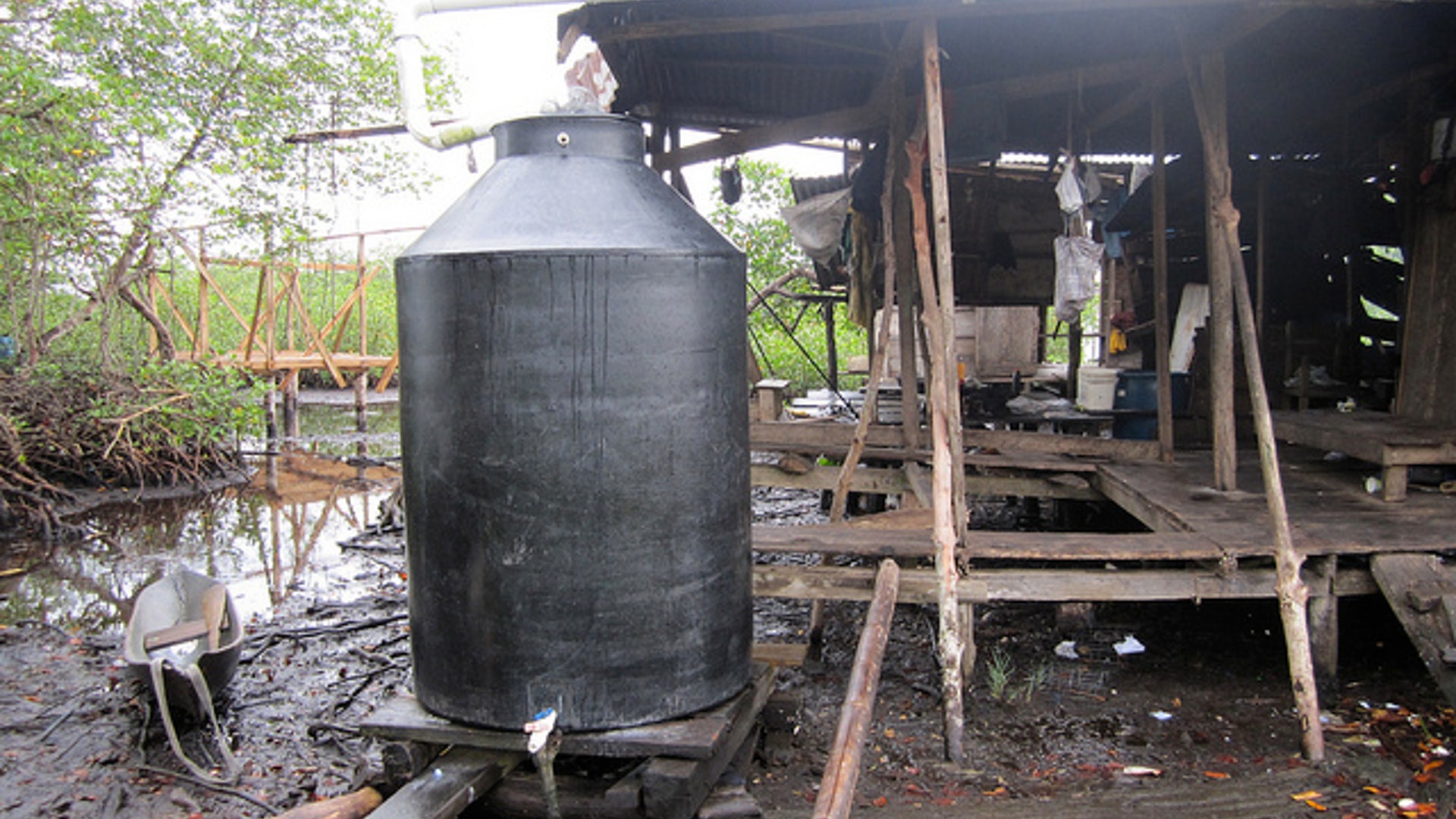 Water_collection_tank___Panama