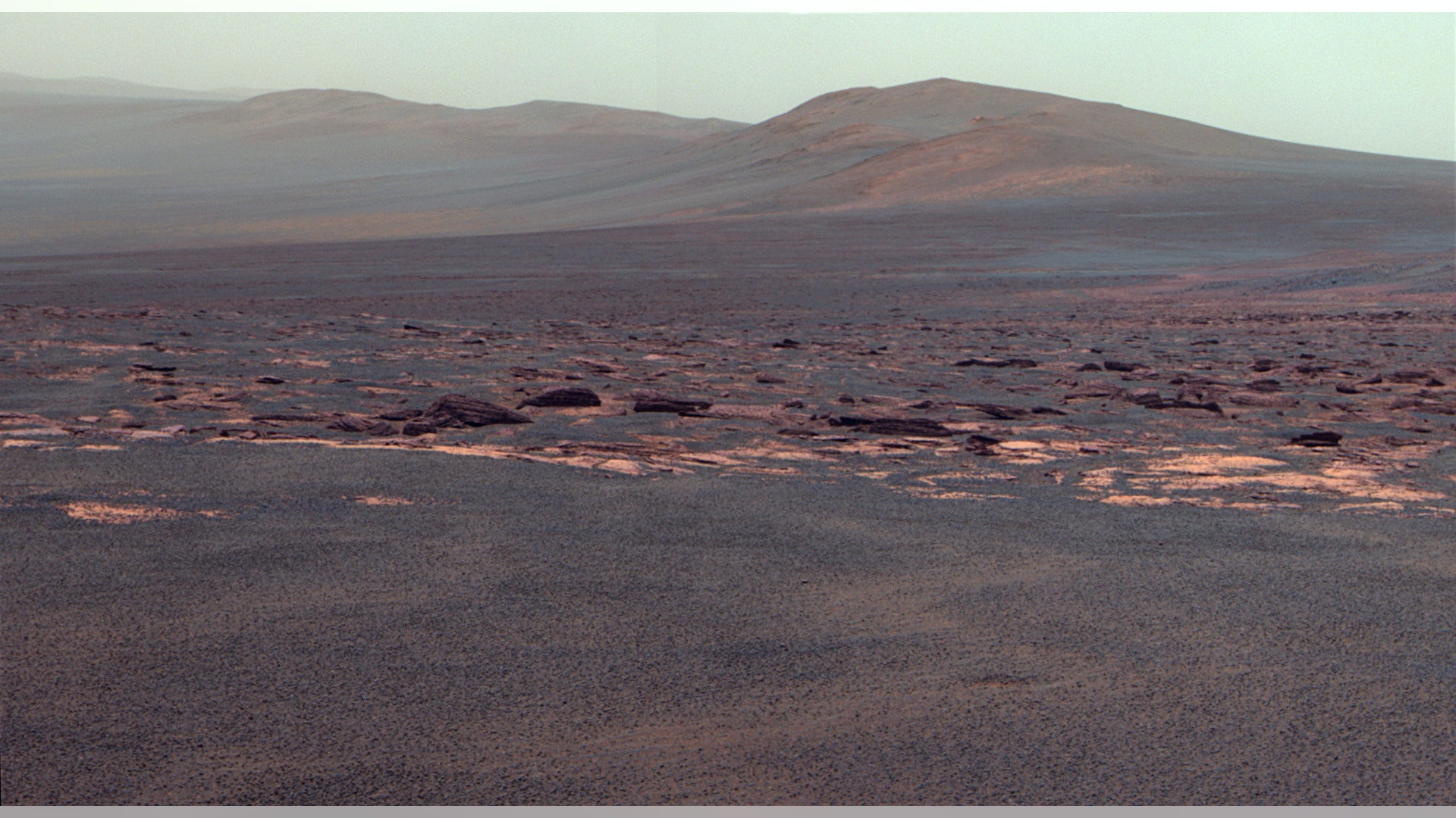West_Rim_of_Endeavour_Crater_on_Mars_false_color