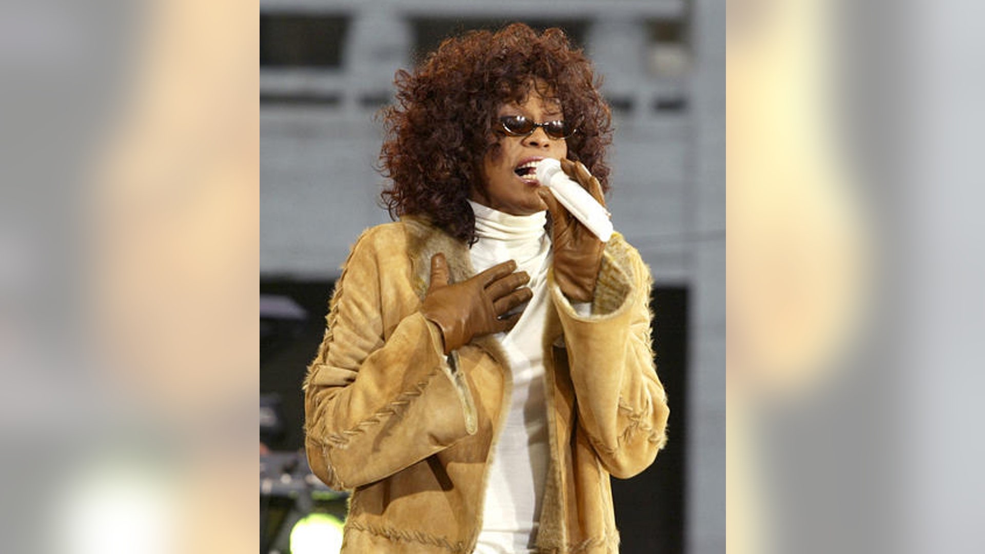 Whitney_Houston_dsfd