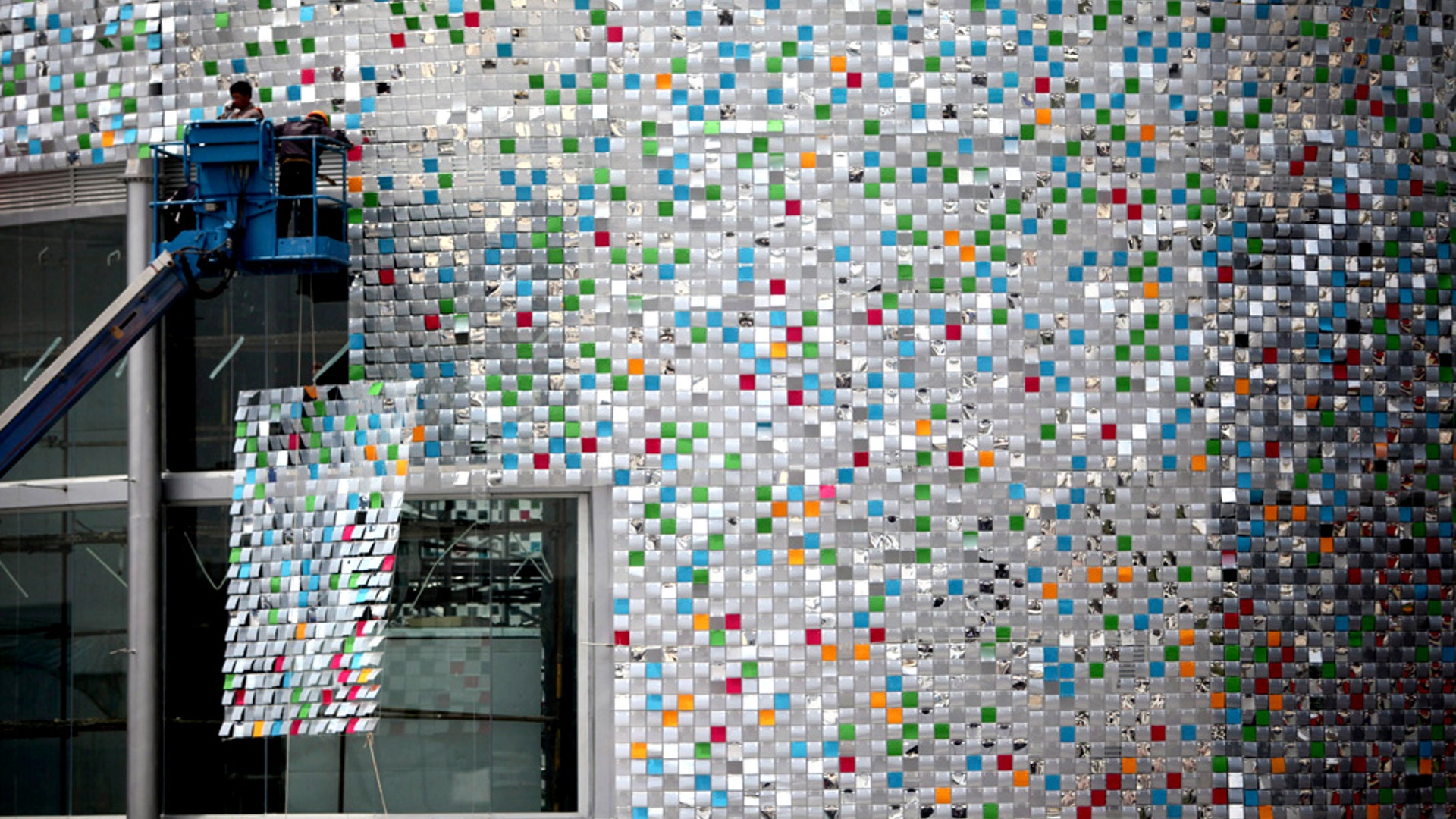 Workers Assemble Latvia Pavilion