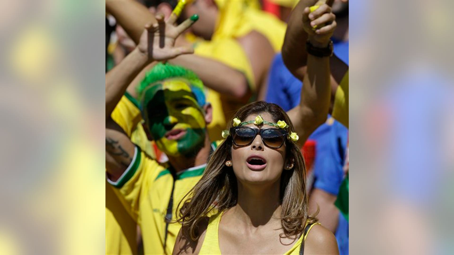 World_Cup_Women_fans_13