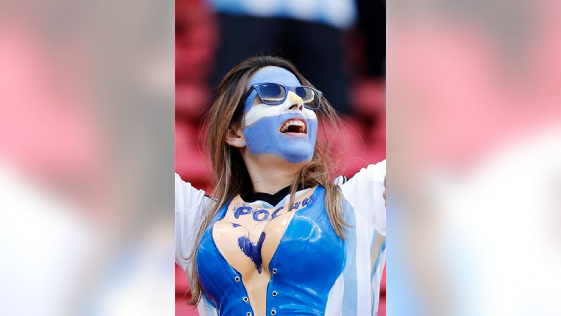 World_Cup_Women_fans_2