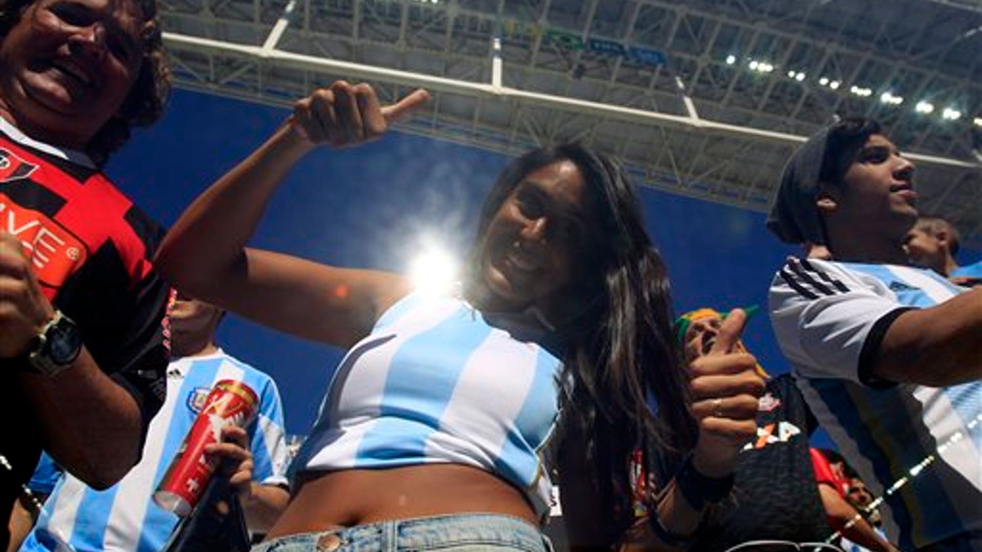 World_Cup_Women_fans_8