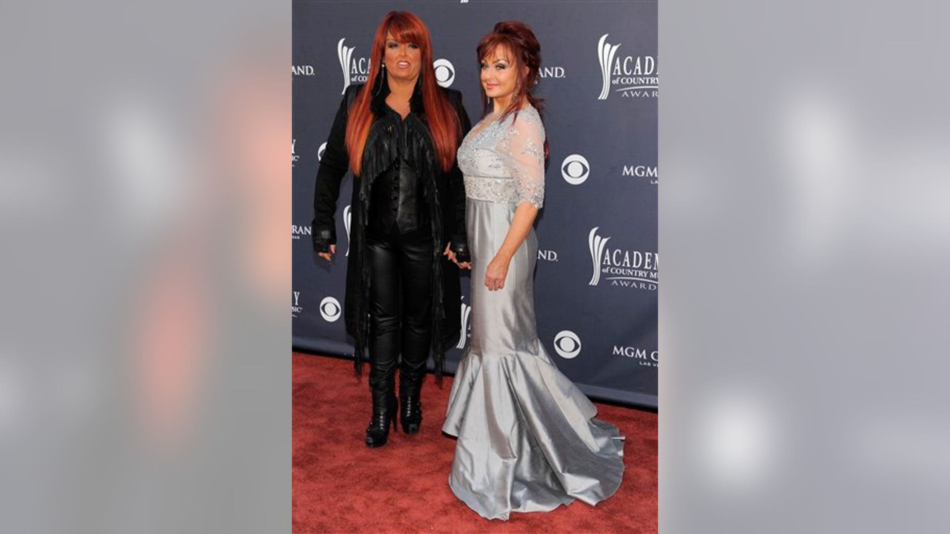 Wynonna and Naomi Judd 