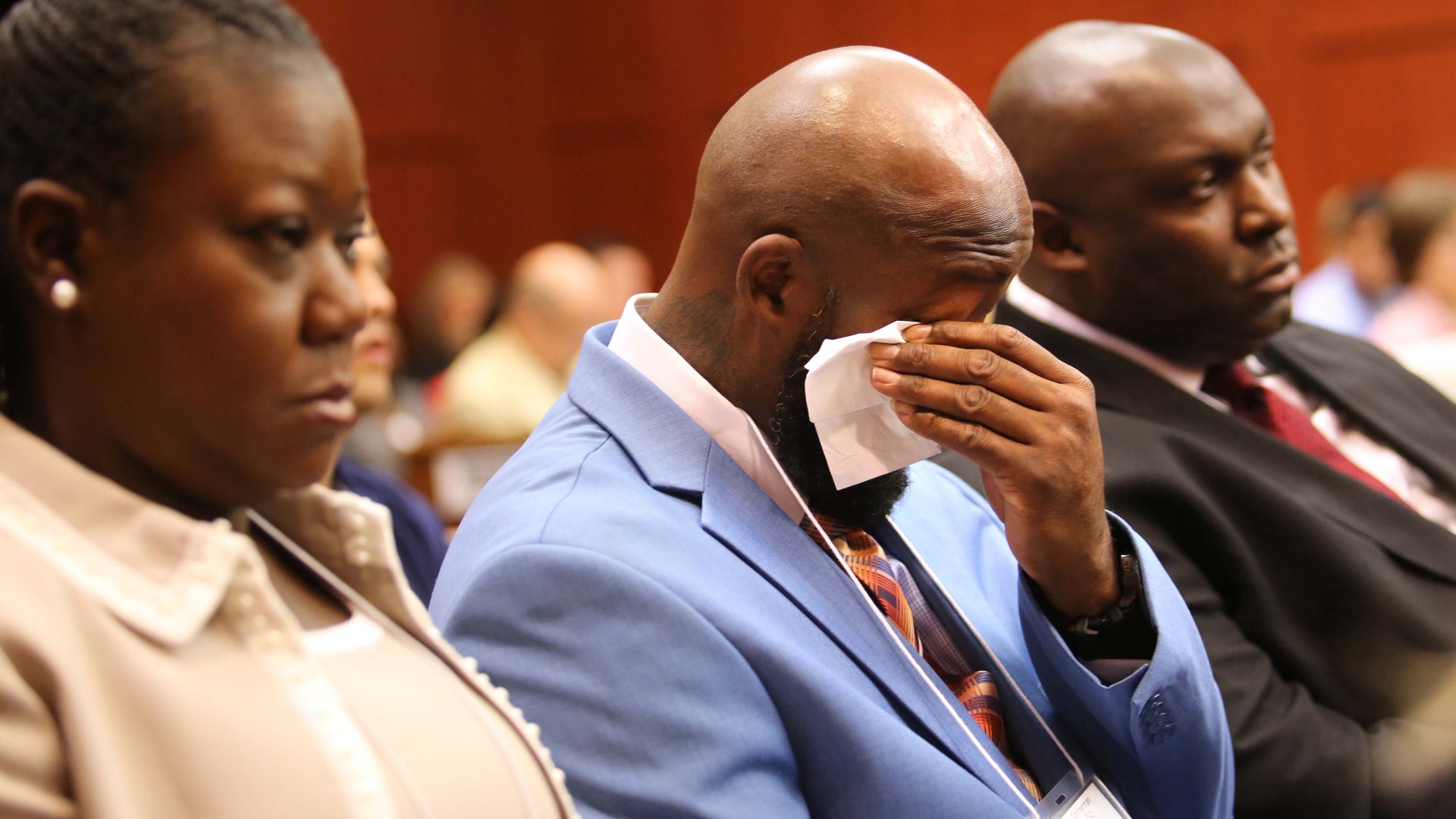 ZIMMERMAN_MARTIN_DAD_CRY_2