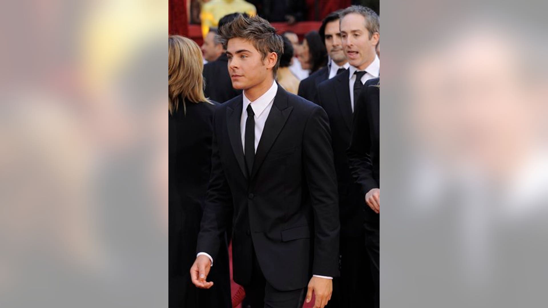 Zac_Efron_kjwoipo