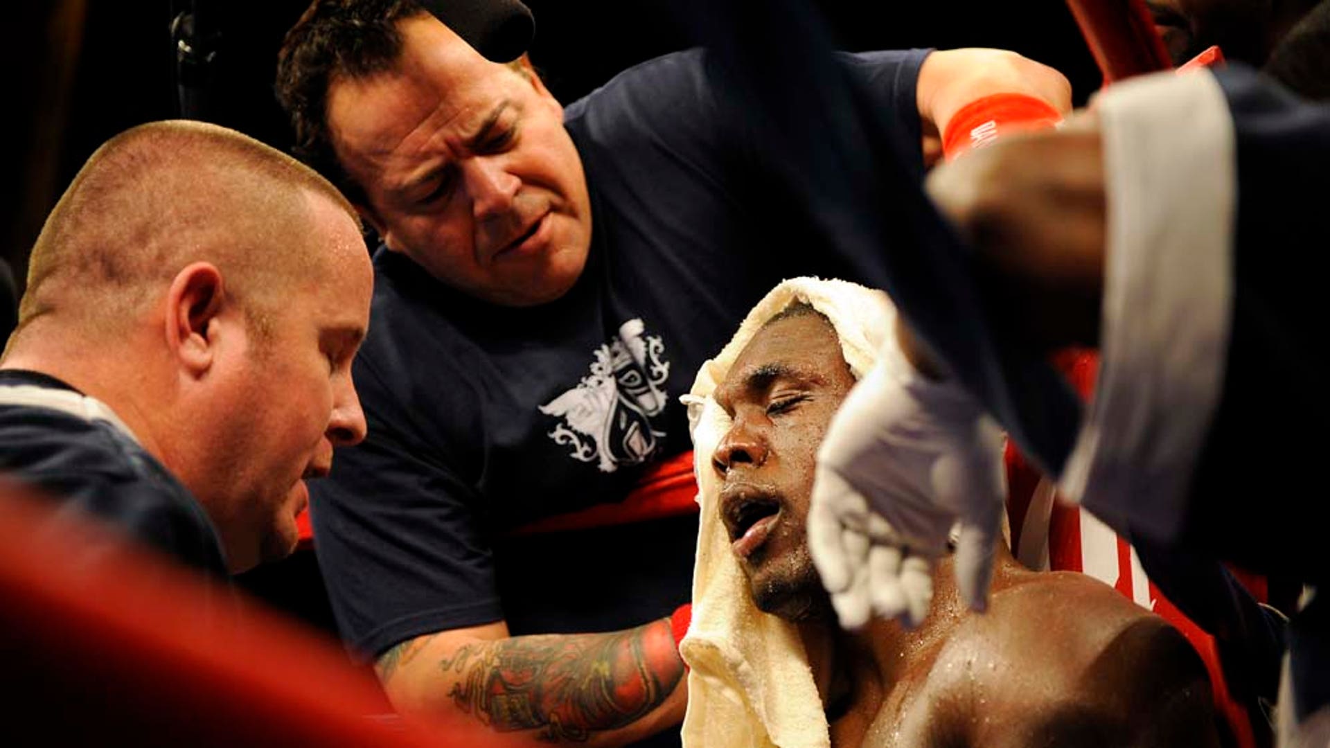 Victor Ortiz Andre Berto 5